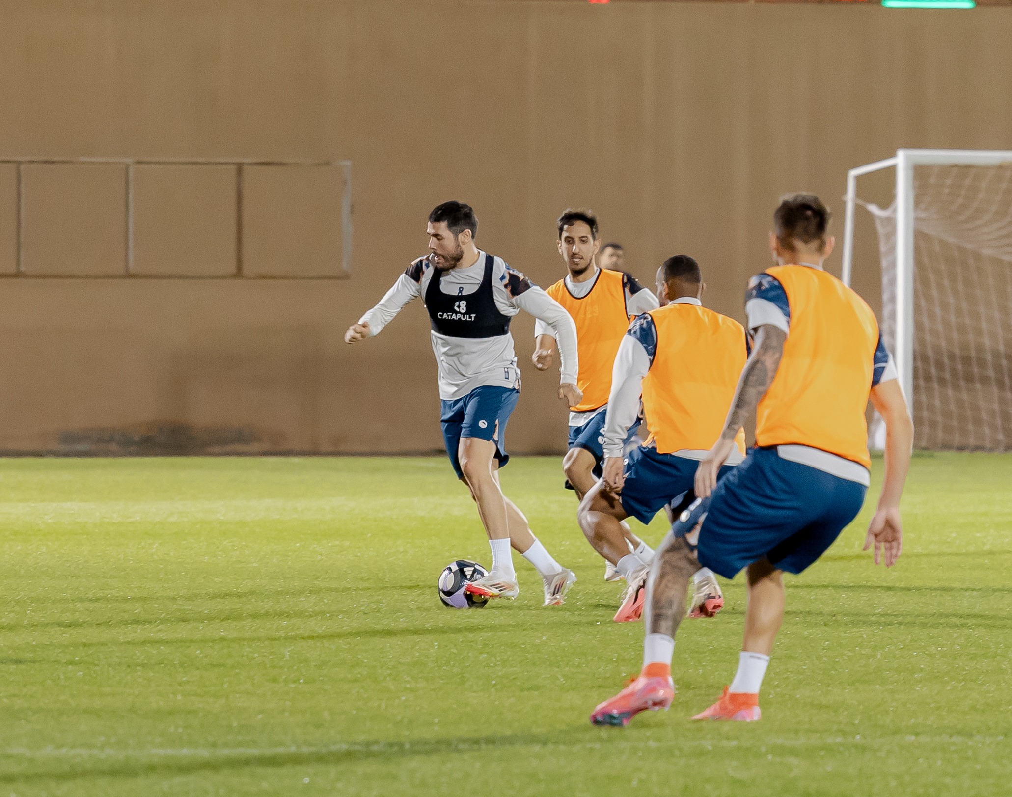 الفيحاء يجري مرانه الرئيس استعداداً لمواجهة الرياض الودية