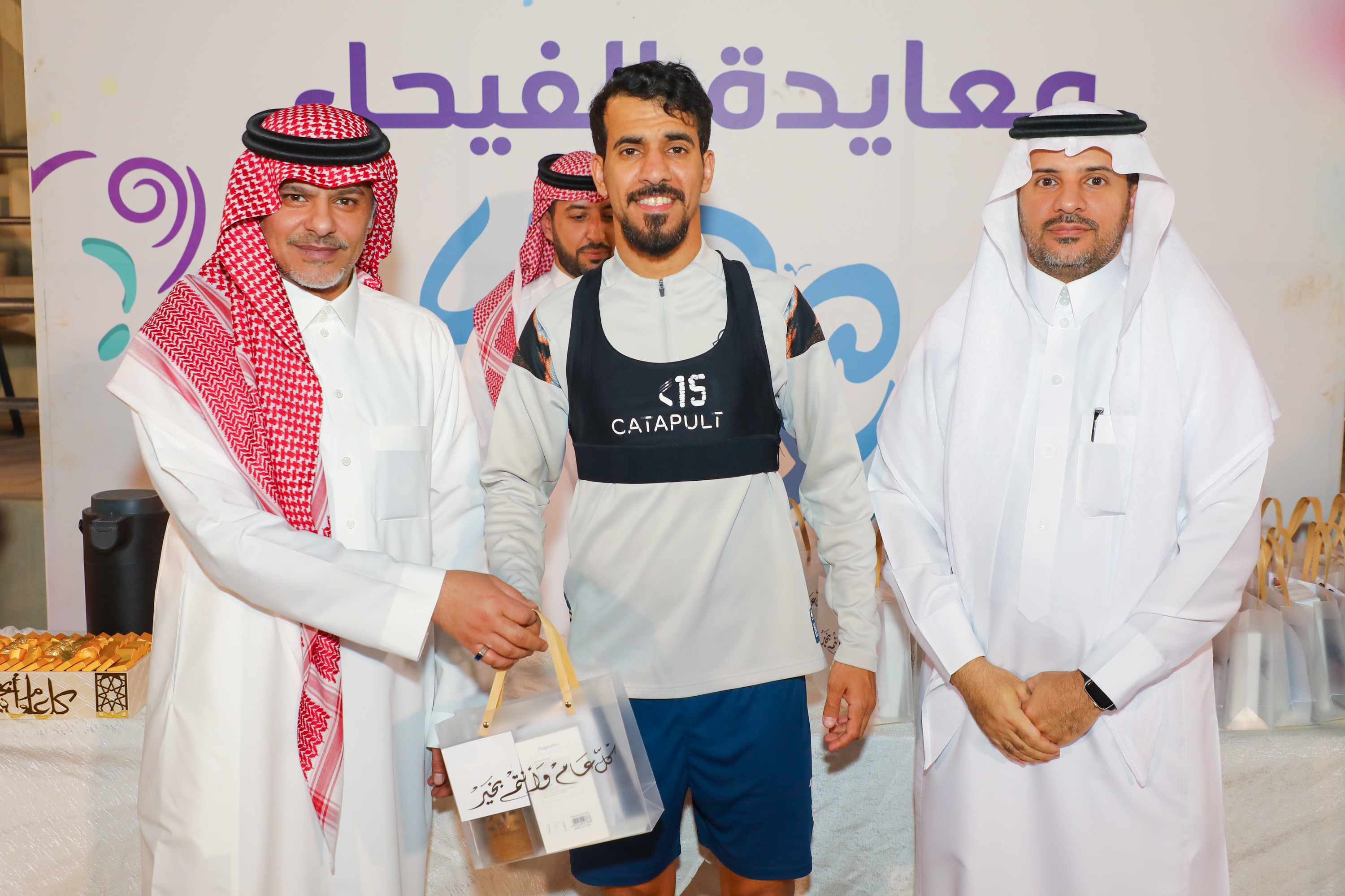 الفيحاء يستأنف تدريباته ويقيم حفل معايدة لمنسوبي الفريق الأول لكرك القدم