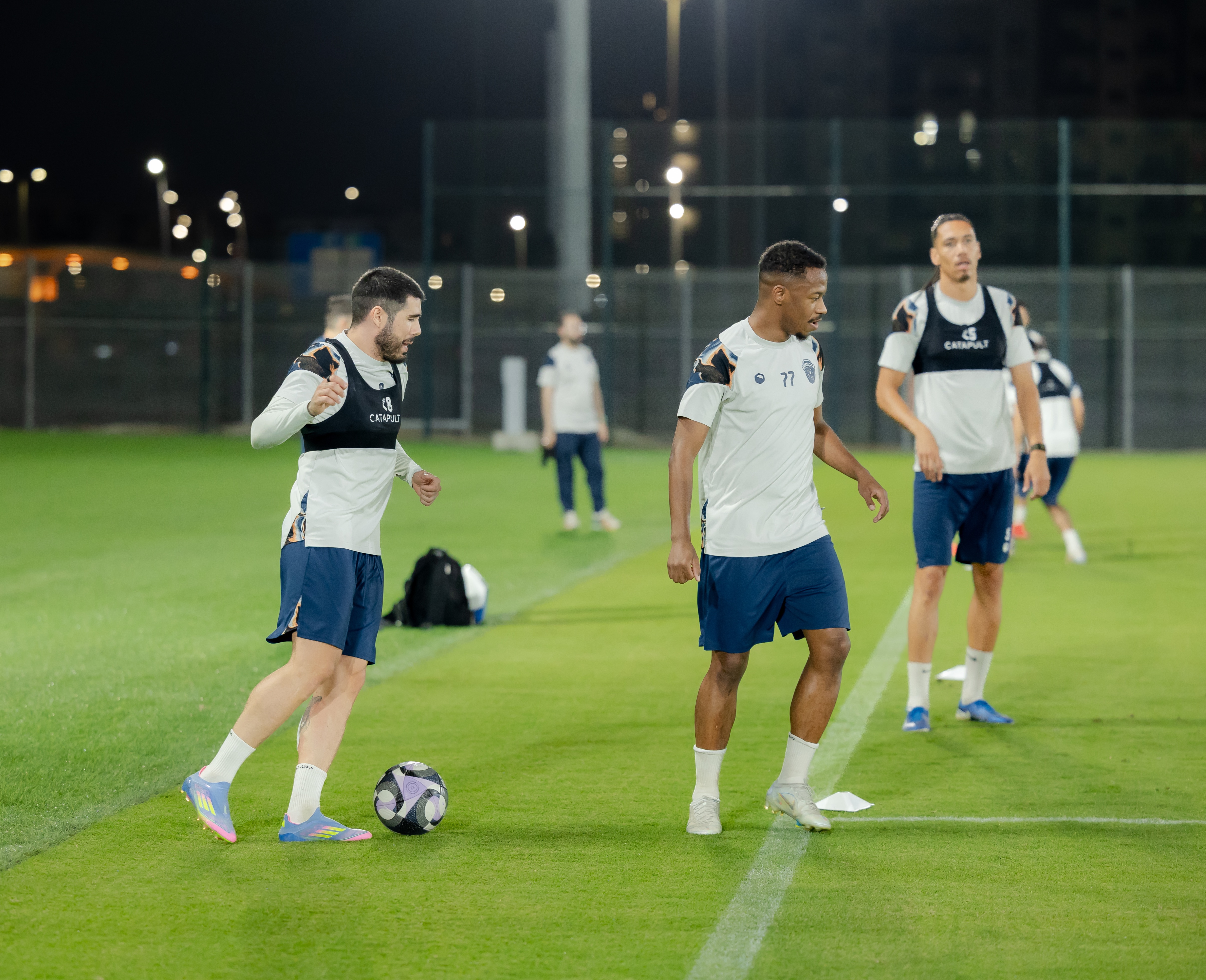 الفيحاء يصل إلى جدة وينهي تحضيراته لمواجهة الأهلي في دوري روشن