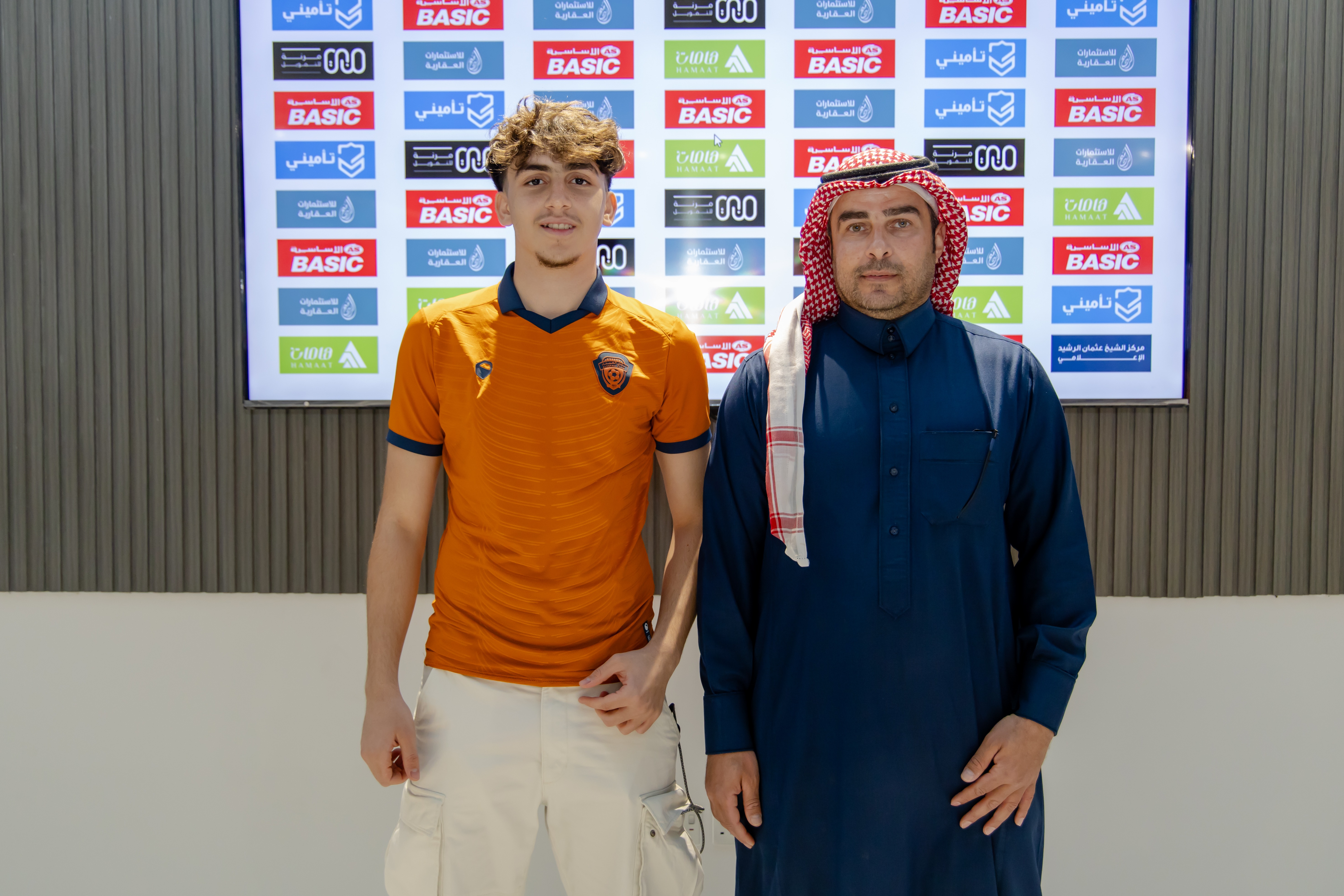 الفيحاء يوقع عقداً احترافياً مع اللاعب" ابراهيم محمد حجازي " .