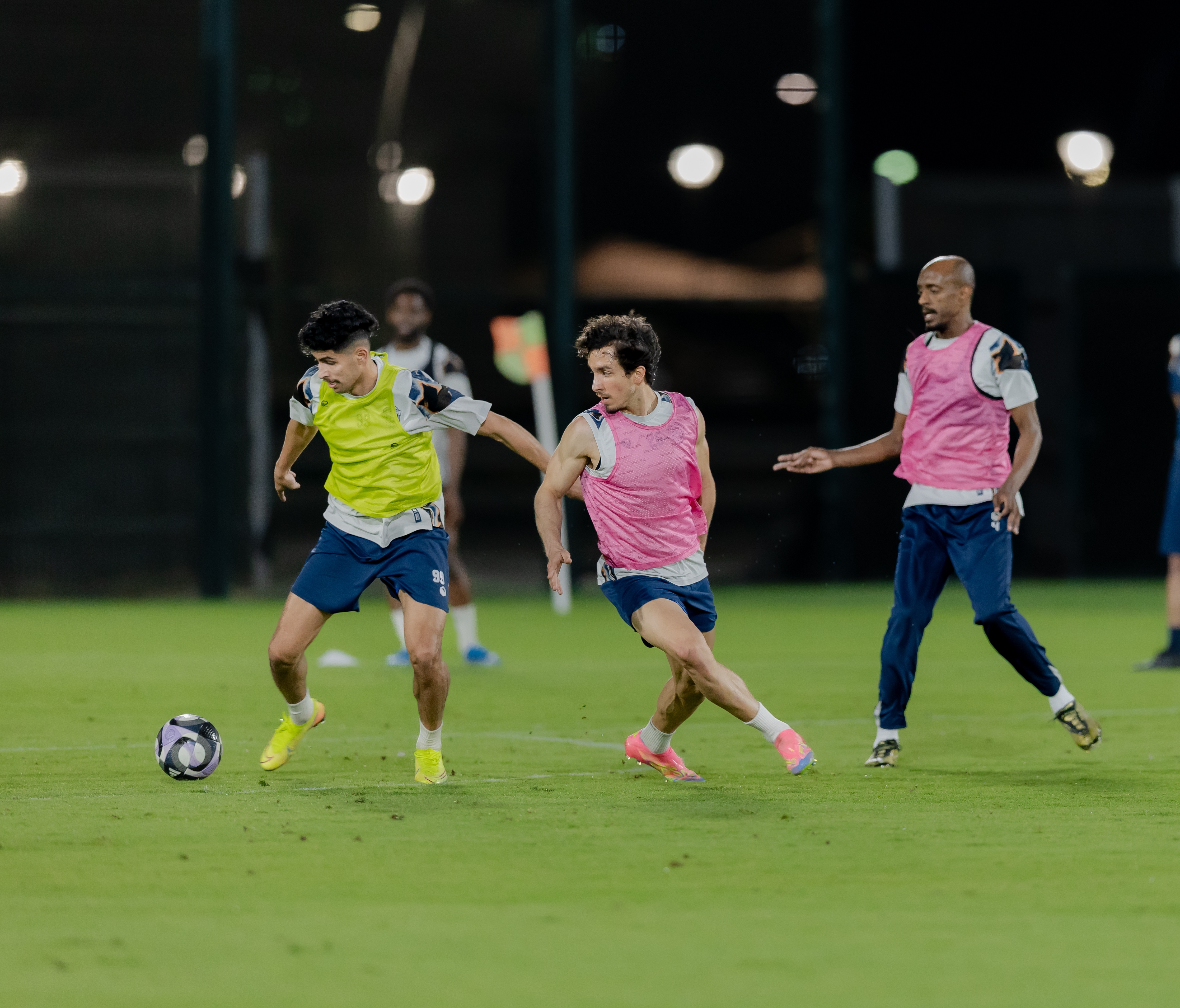 الفيحاء يصل إلى جدة وينهي تحضيراته لمواجهة الأهلي في دوري روشن