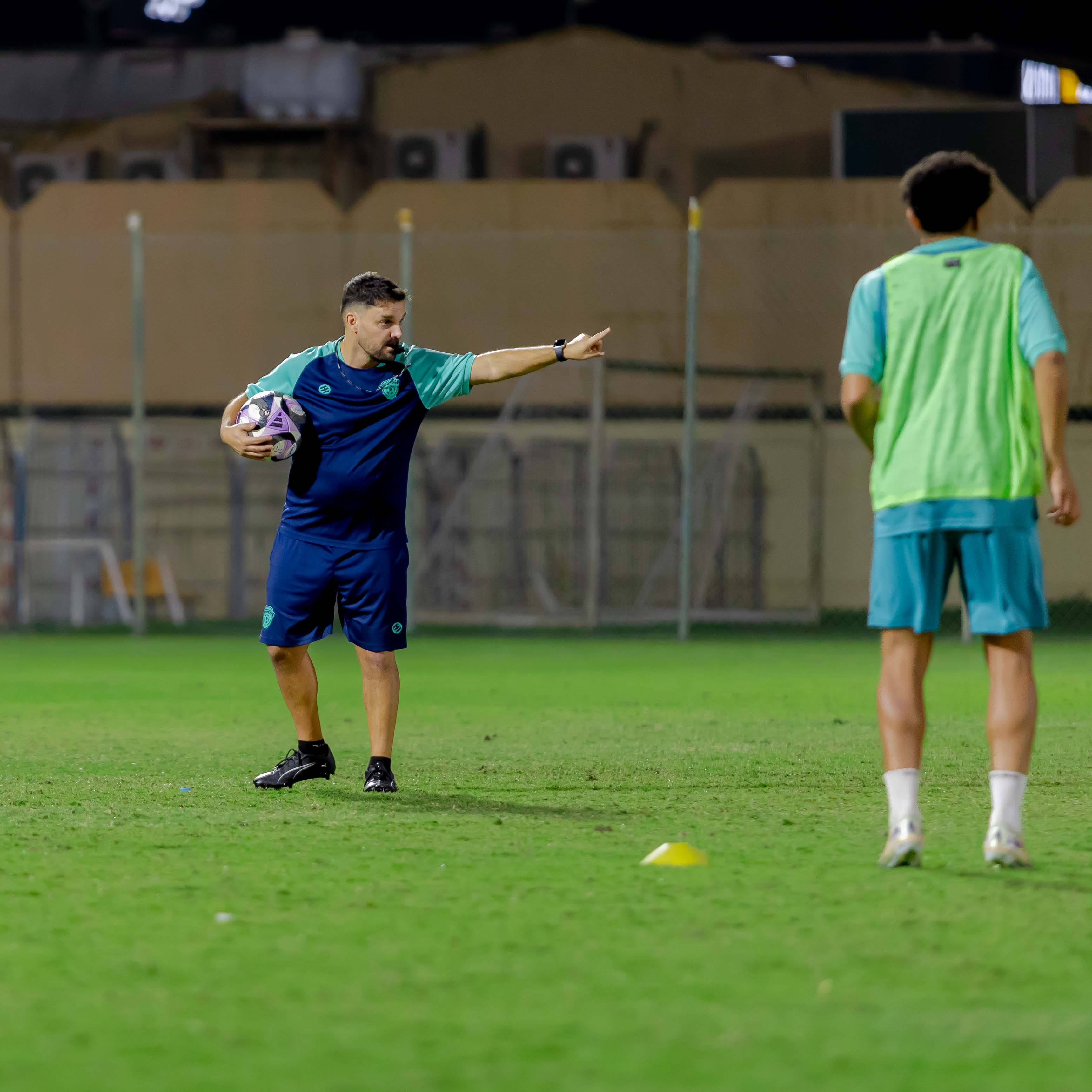 الفيحاء تحت 21 عامًا يُجري تمرينه الرئيس استعدادًا لملاقاة القادسية .