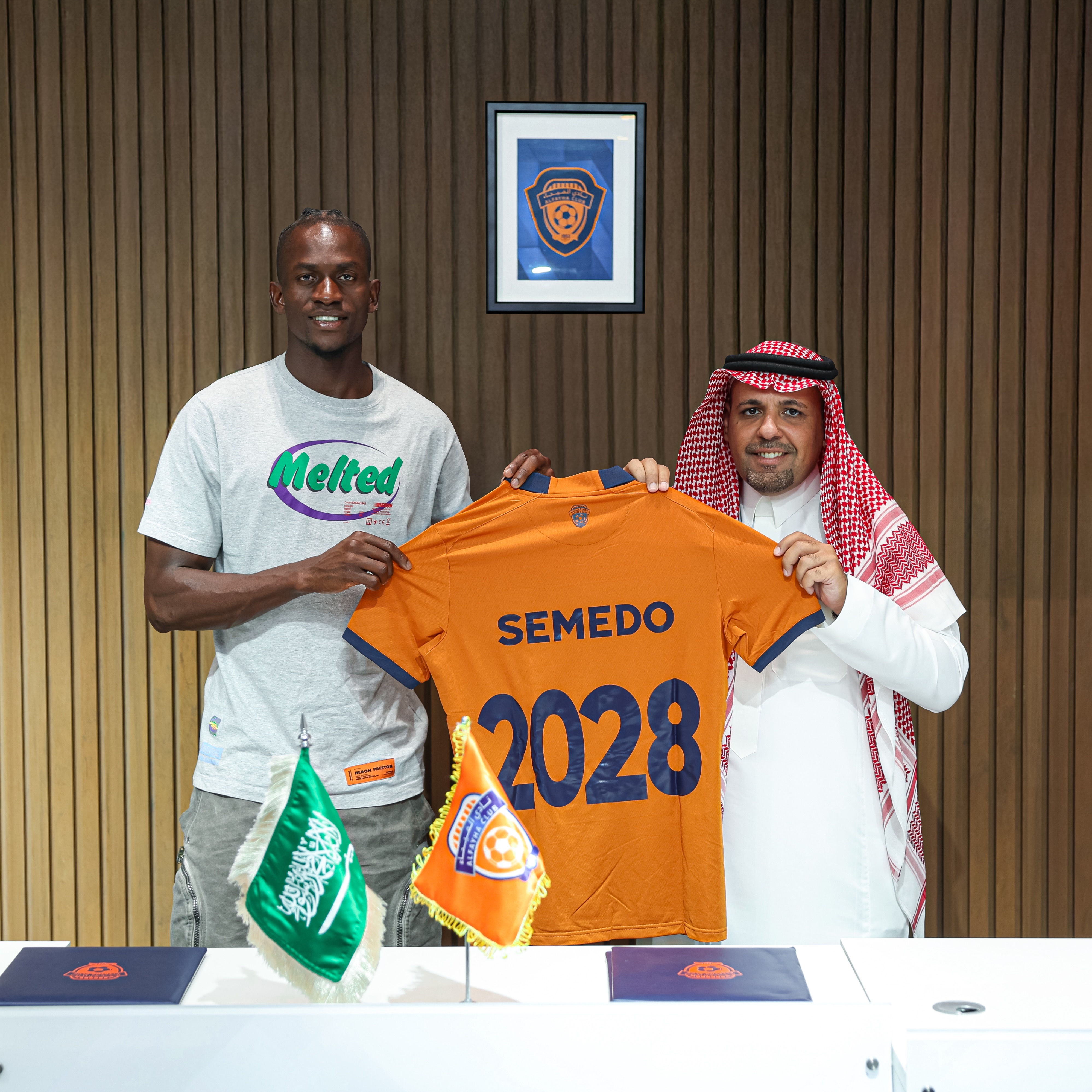 مجلس إدارة نادي ‫الفيحاء‬ ينهي إجراءات التعاقد مع لاعب خط الوسط الدولي الغيني ألفا سيميدو لمدة ثلاثة مواسم في صفقة انتقال حر