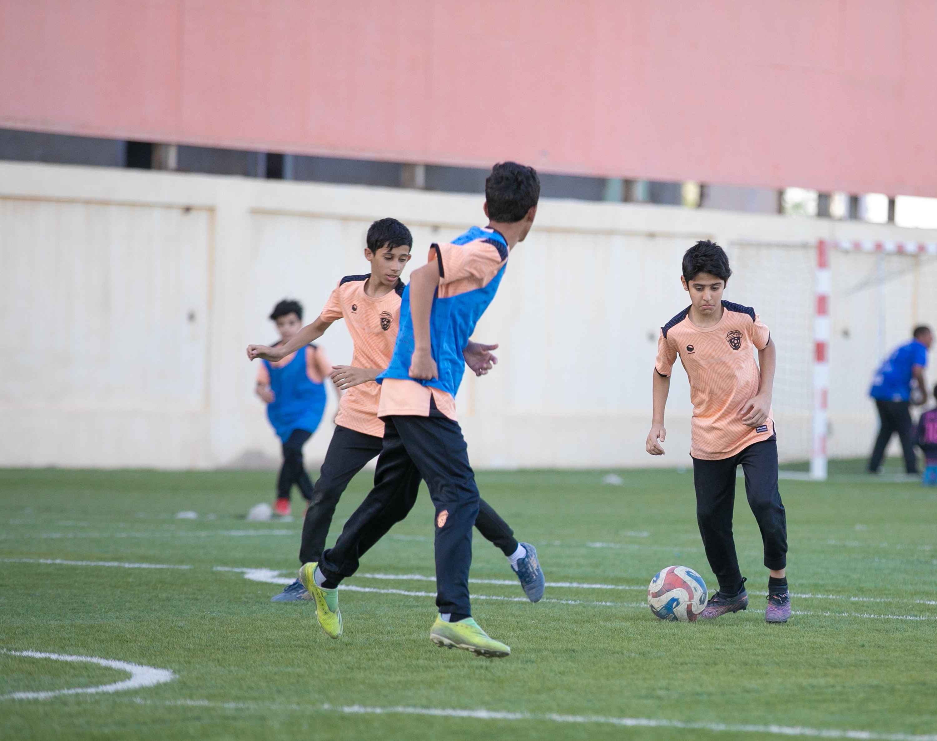 أكاديمية الفيحاء تواصل تدريباتها اليومية