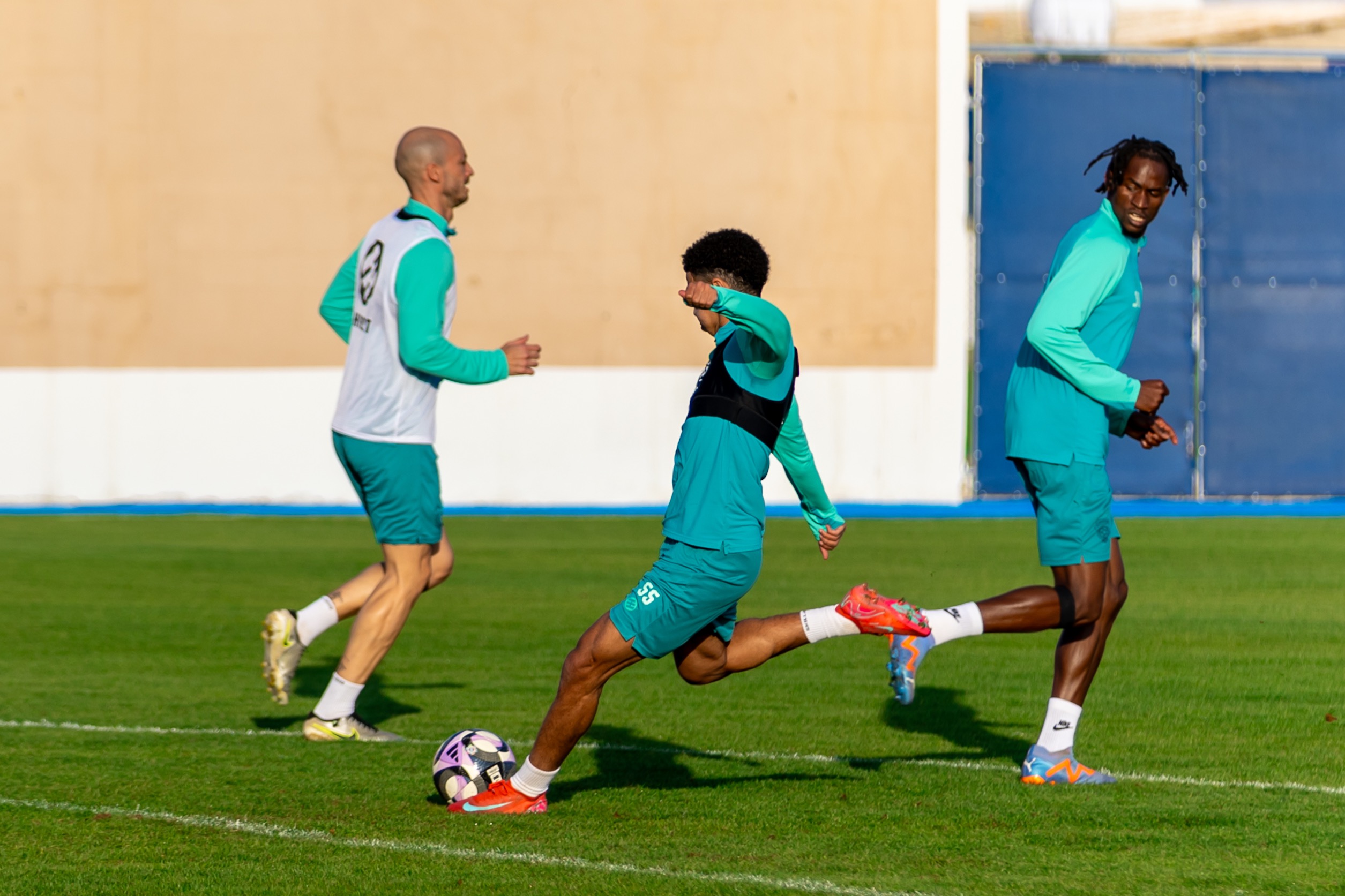 الفيحاء يجري مرانه الرئيس لمباراة الرياض