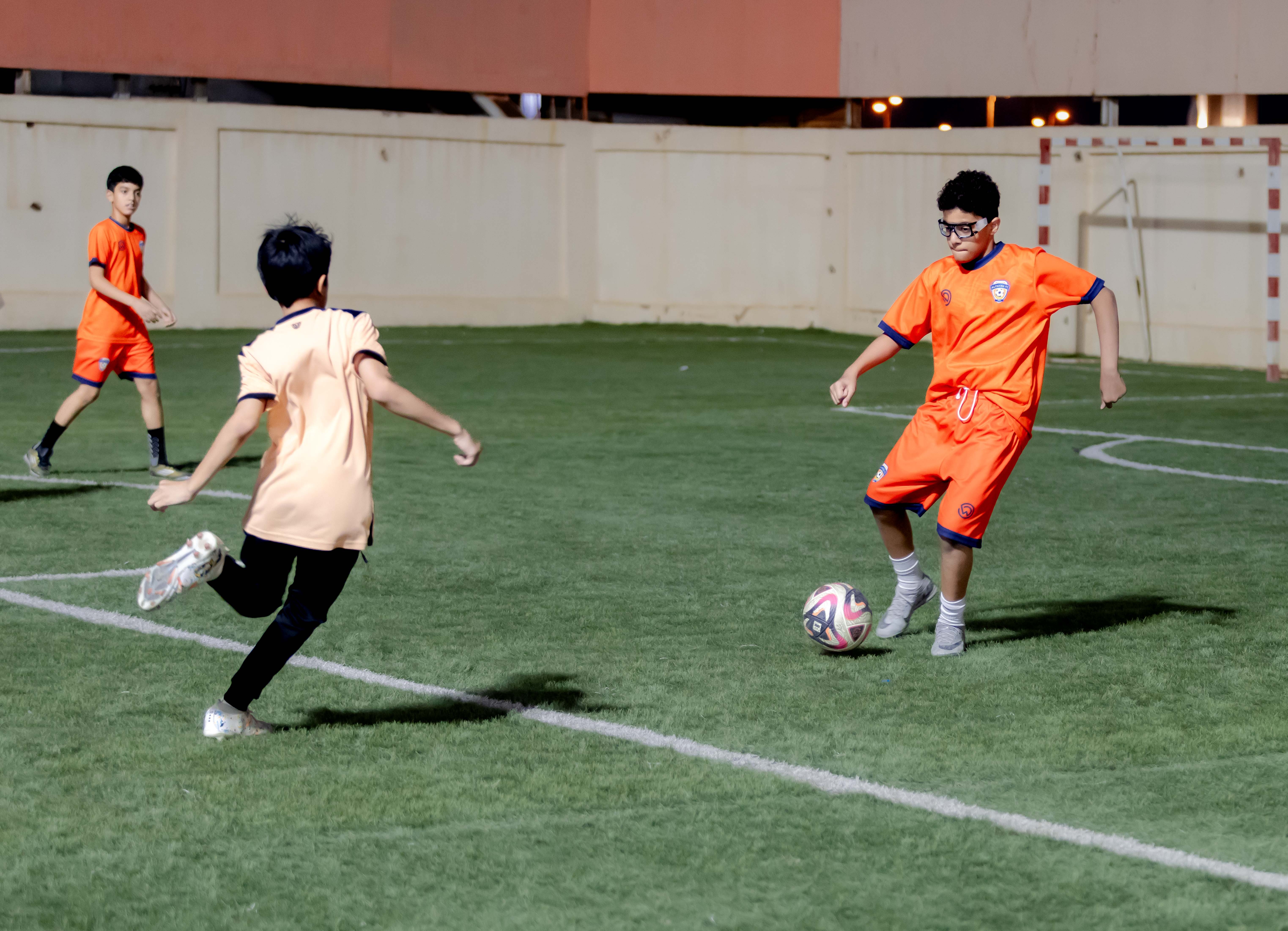 اكاديمية الفيحاء تقيم مناورة ودية