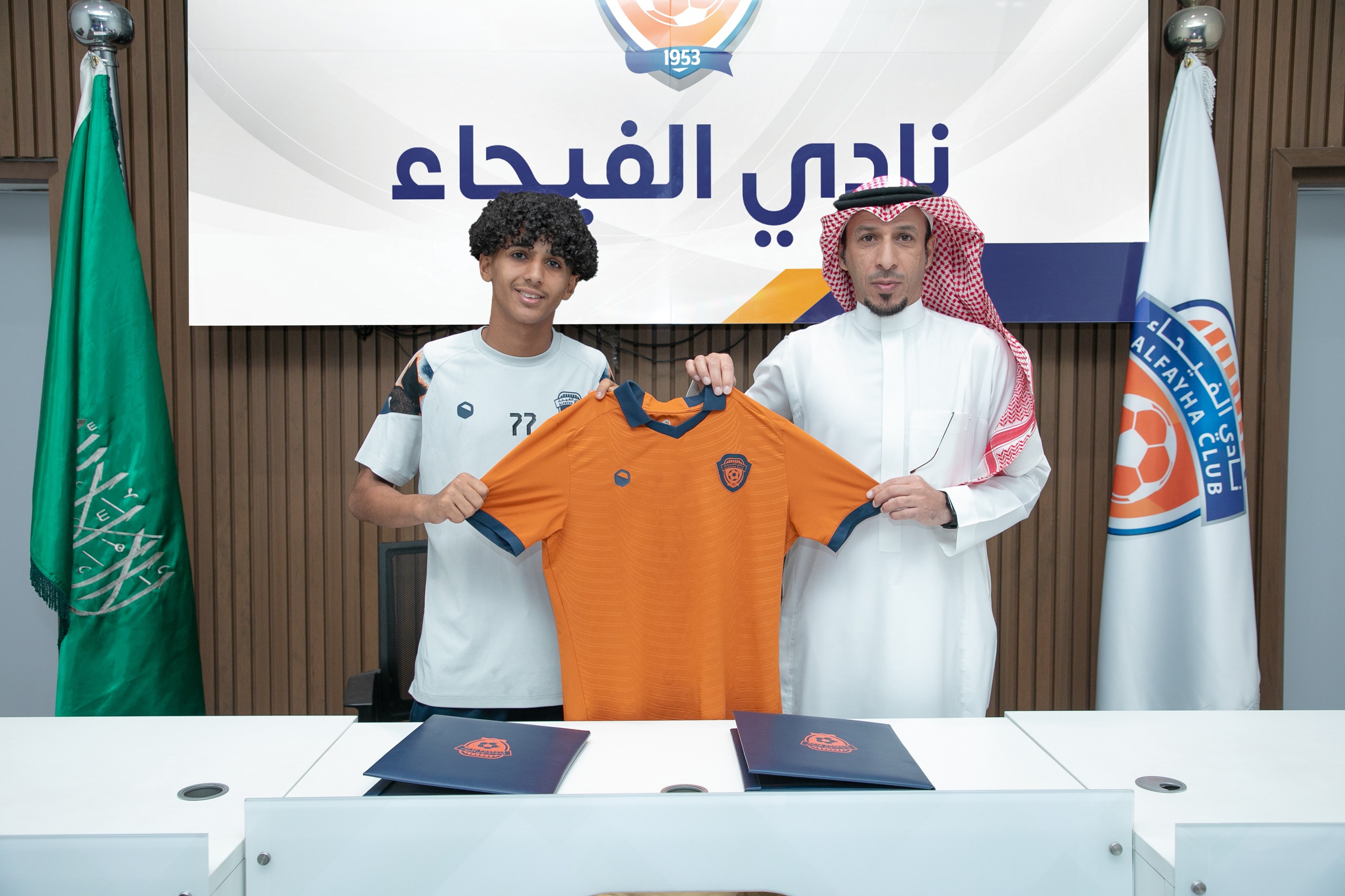 ‫#الفيحاء‬⁩ يوقع عقداً احترافياً مع اللاعب  محمد حكمي "16 سنة" لمدة سنتين .