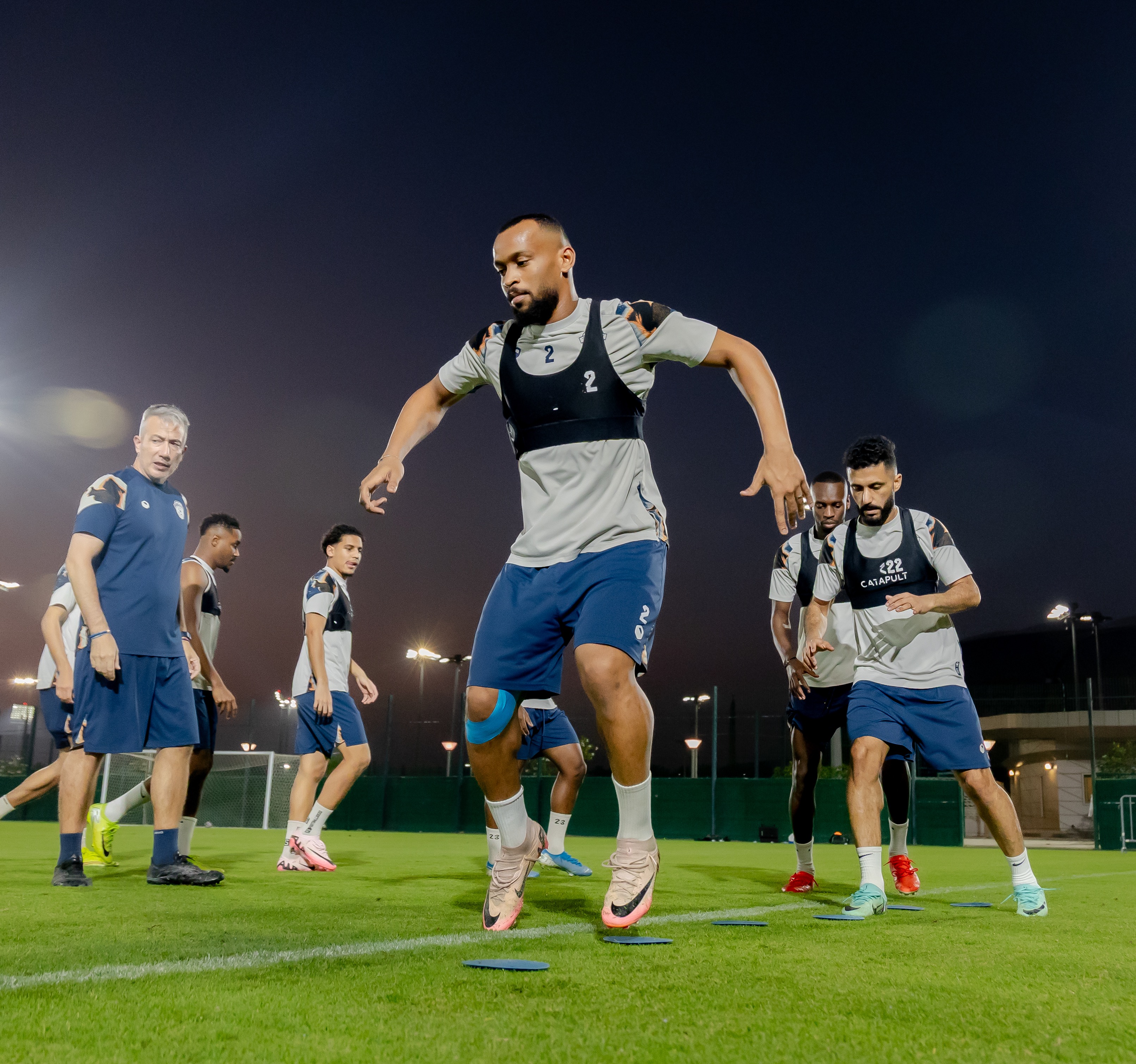 الفيحاء يصل إلى جدة وينهي تحضيراته لمواجهة الأهلي في دوري روشن