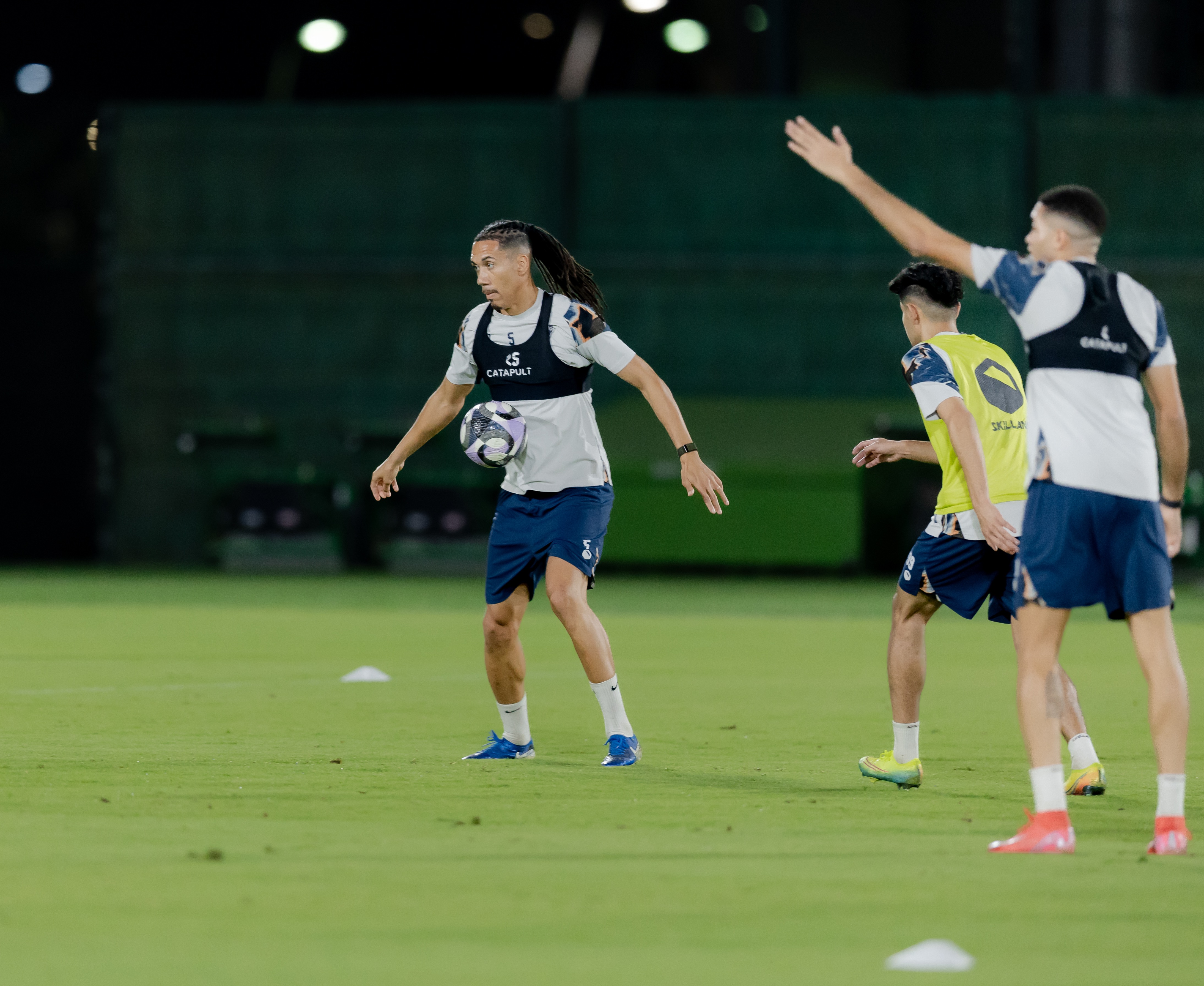 الفيحاء يصل إلى جدة وينهي تحضيراته لمواجهة الأهلي في دوري روشن