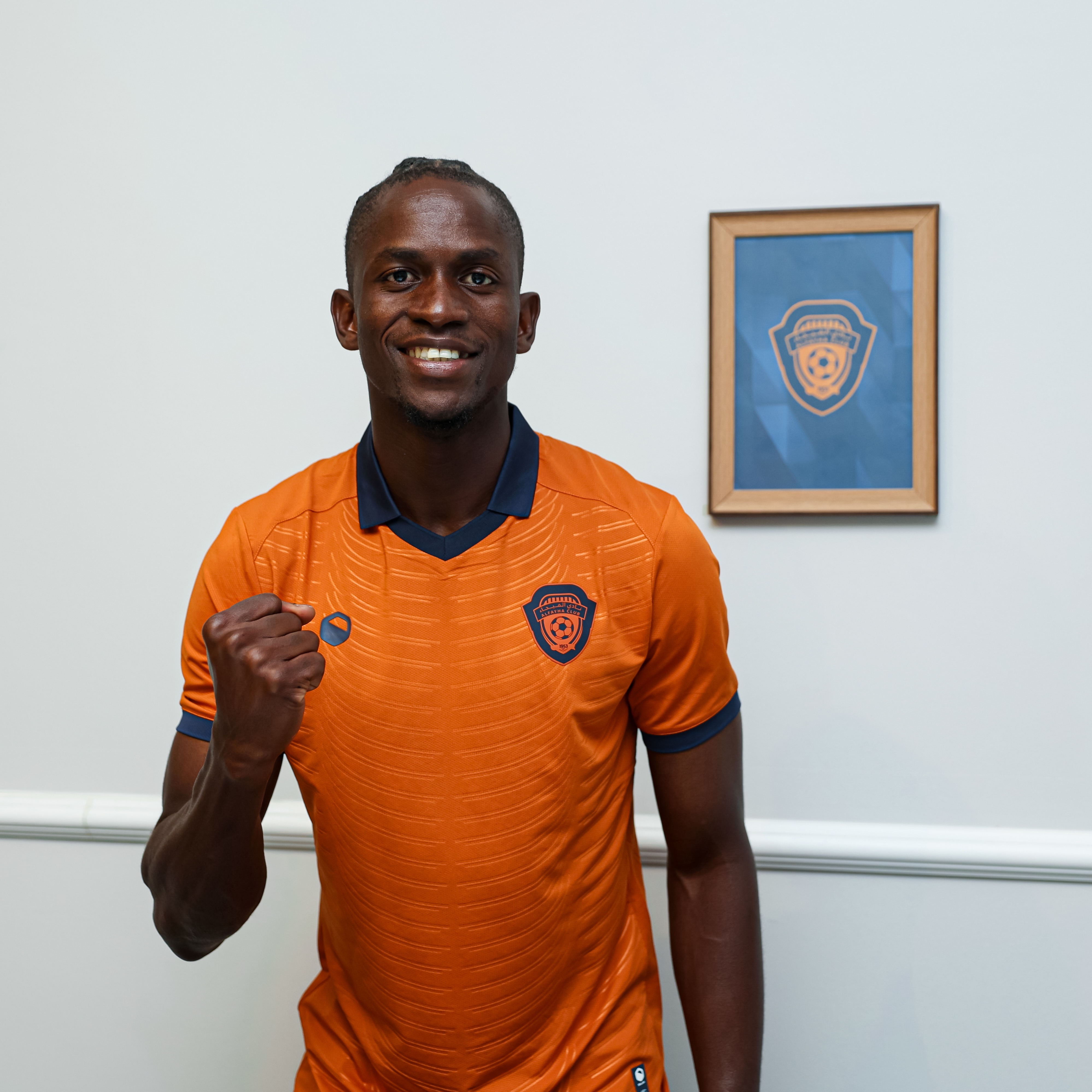 مجلس إدارة نادي ‫الفيحاء‬ ينهي إجراءات التعاقد مع لاعب خط الوسط الدولي الغيني ألفا سيميدو لمدة ثلاثة مواسم في صفقة انتقال حر