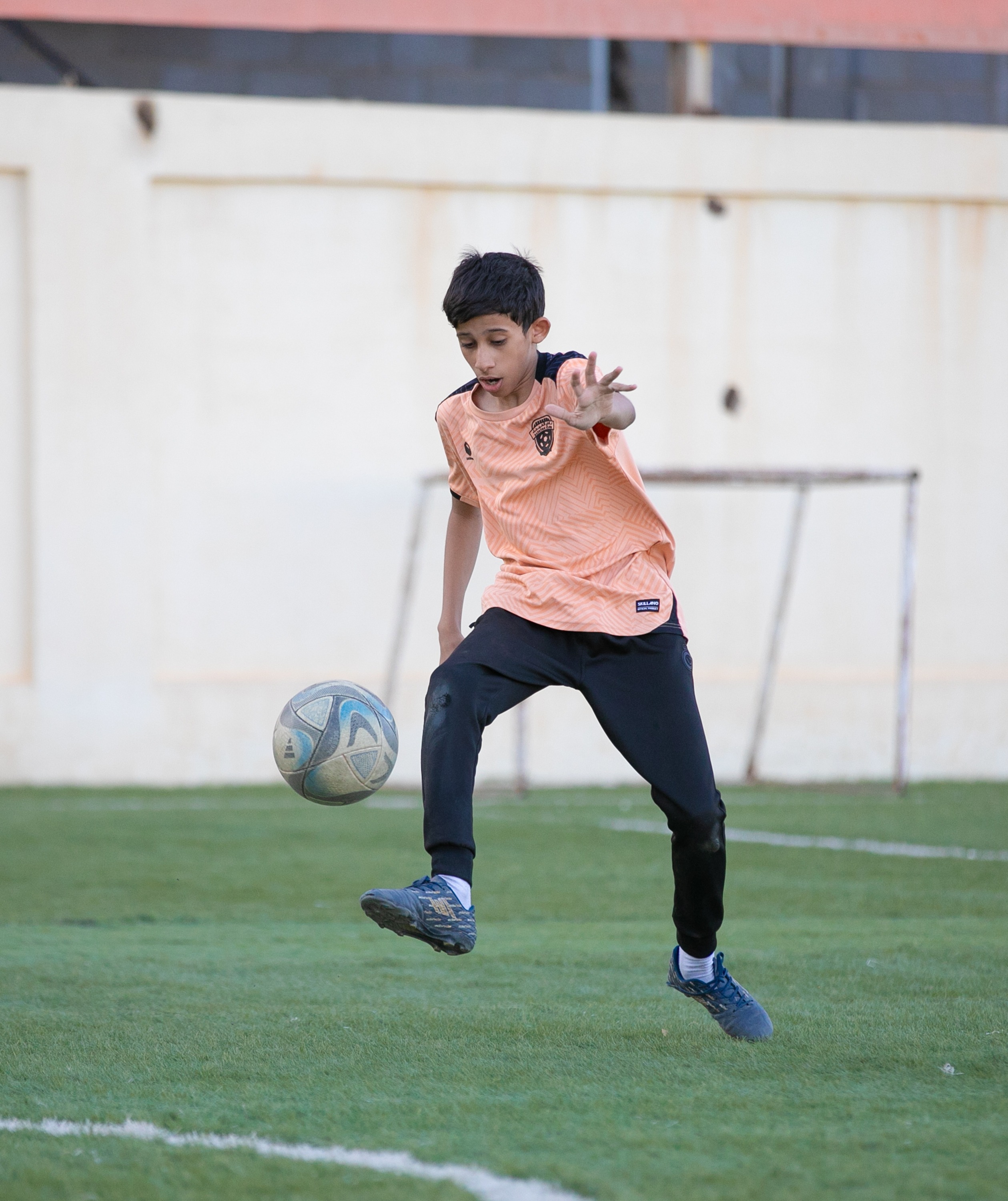 أكاديمية الفيحاء تواصل تدريباتها اليومية