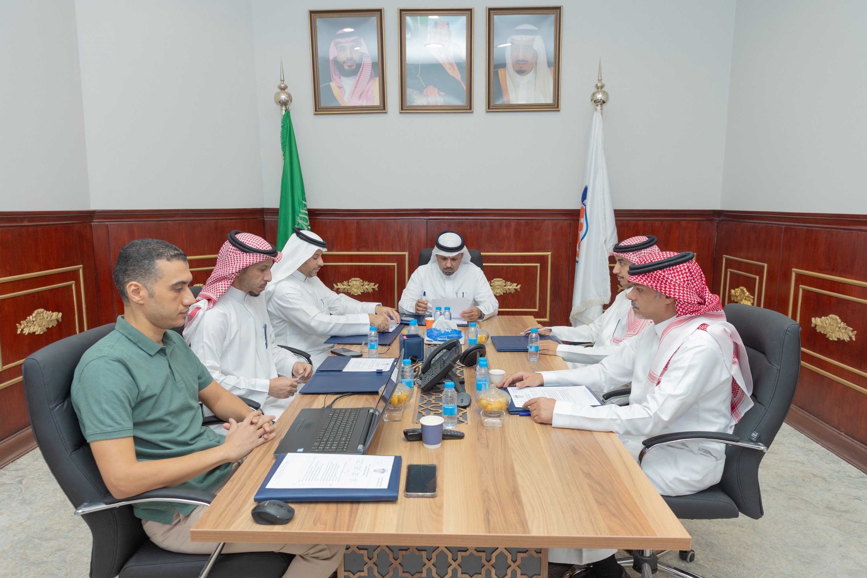 مجلس إدارة النادي يعقد اجتماعه الدوري