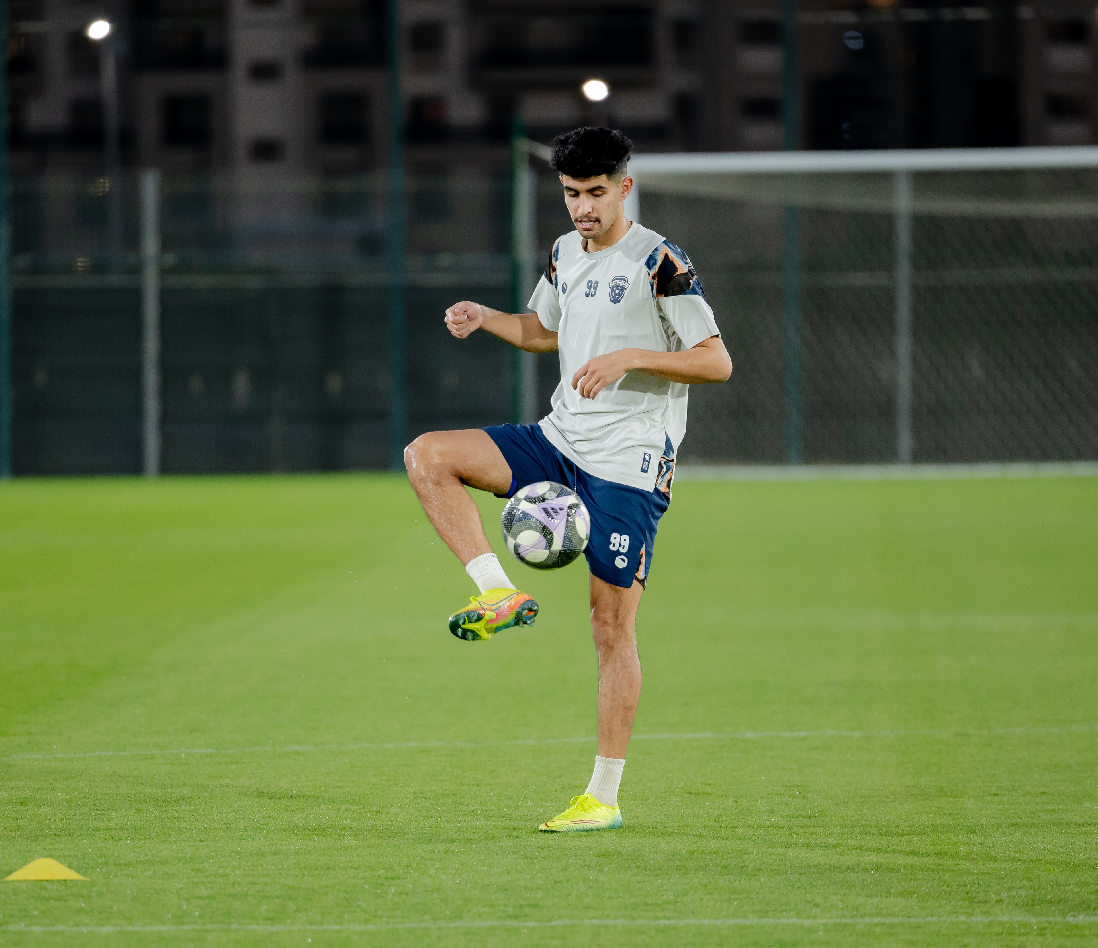 الفيحاء يصل إلى جدة وينهي تحضيراته لمواجهة الأهلي في دوري روشن