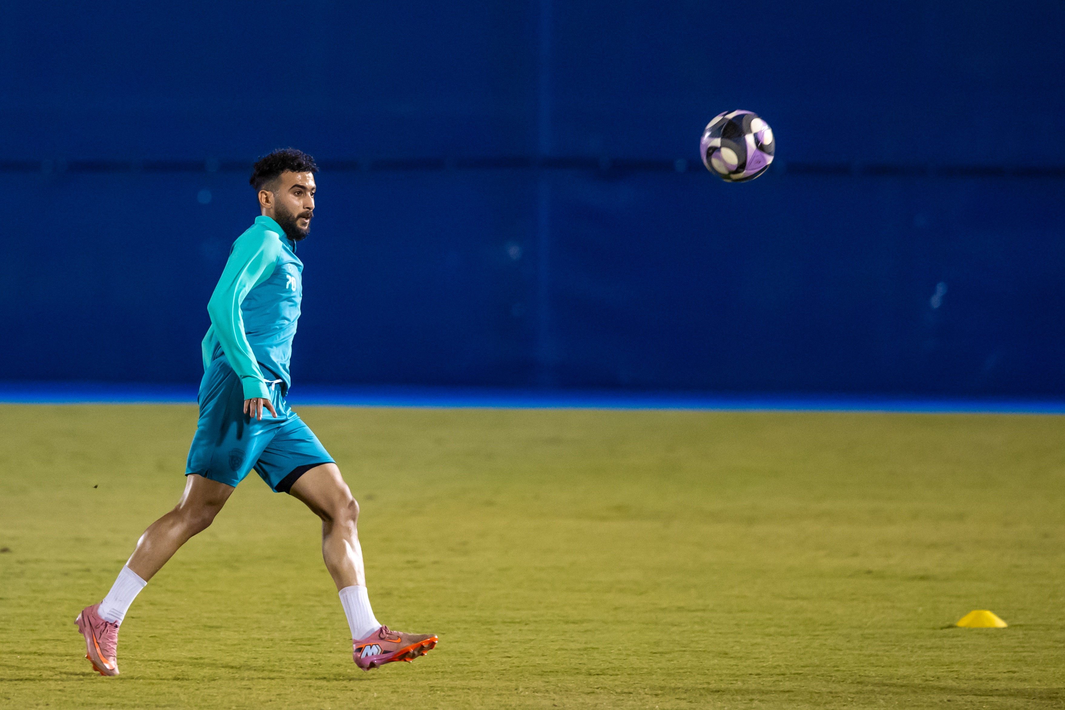 الفيحاء يواصل تدريباته اليومية بحصة مسائية في المجمعة