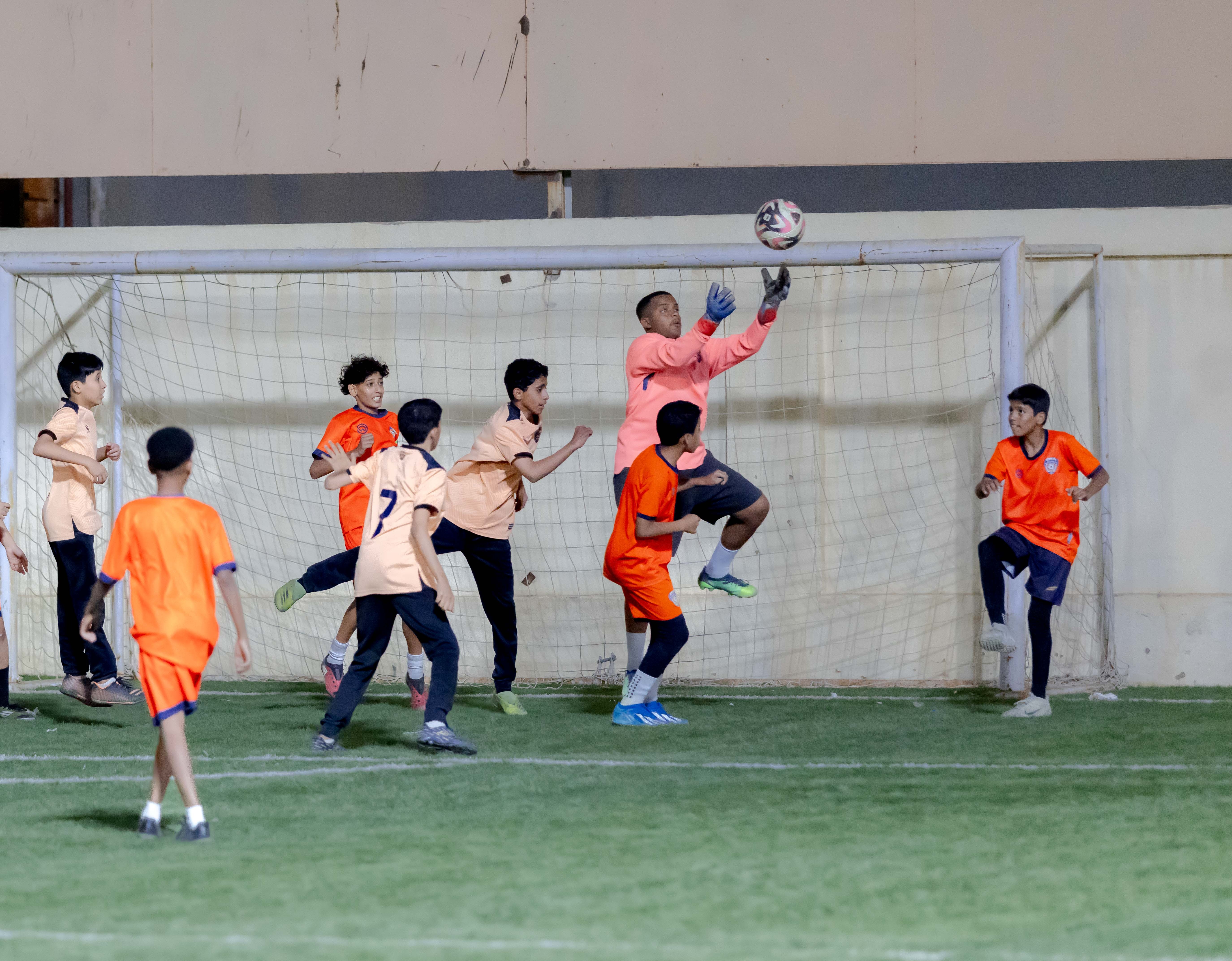 اكاديمية الفيحاء تقيم مناورة ودية