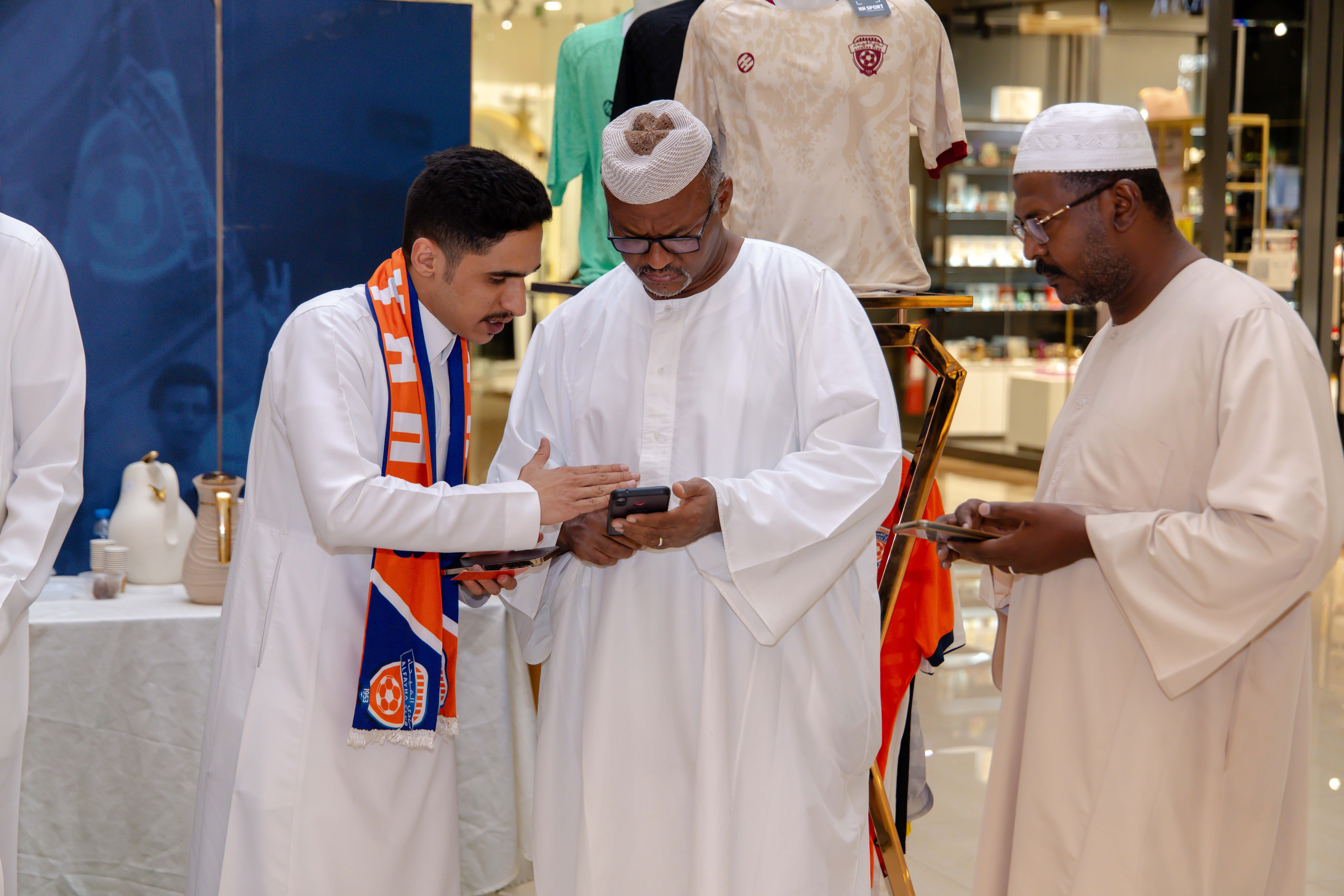 الفيحاء يواصل إقامة الركن الخاص في كرم مول لتوزيع تذاكر مباراة الفيحاء و الأخدود