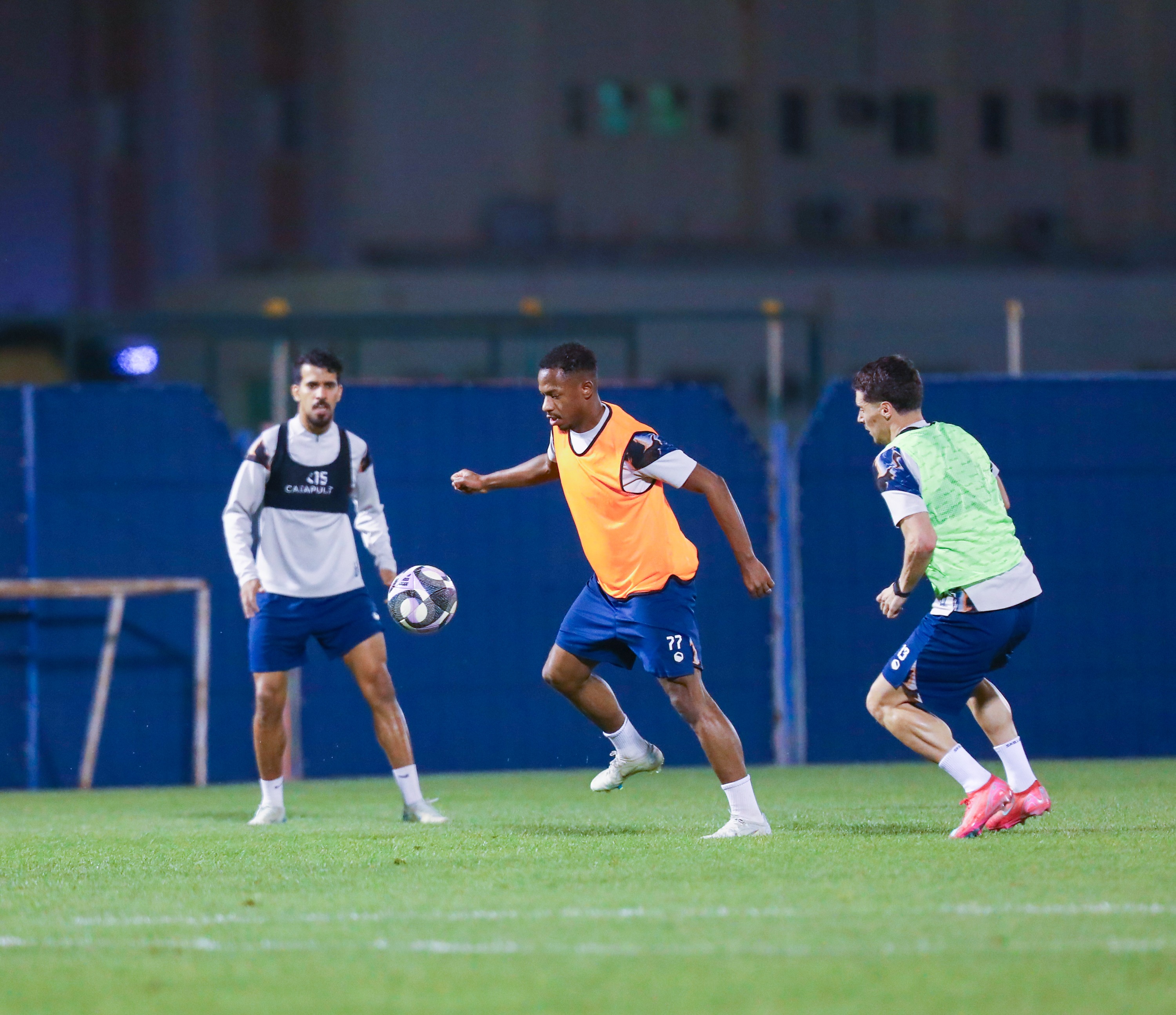 الفيحاء يستأنف تدريباته ويقيم حفل معايدة لمنسوبي الفريق الأول لكرك القدم