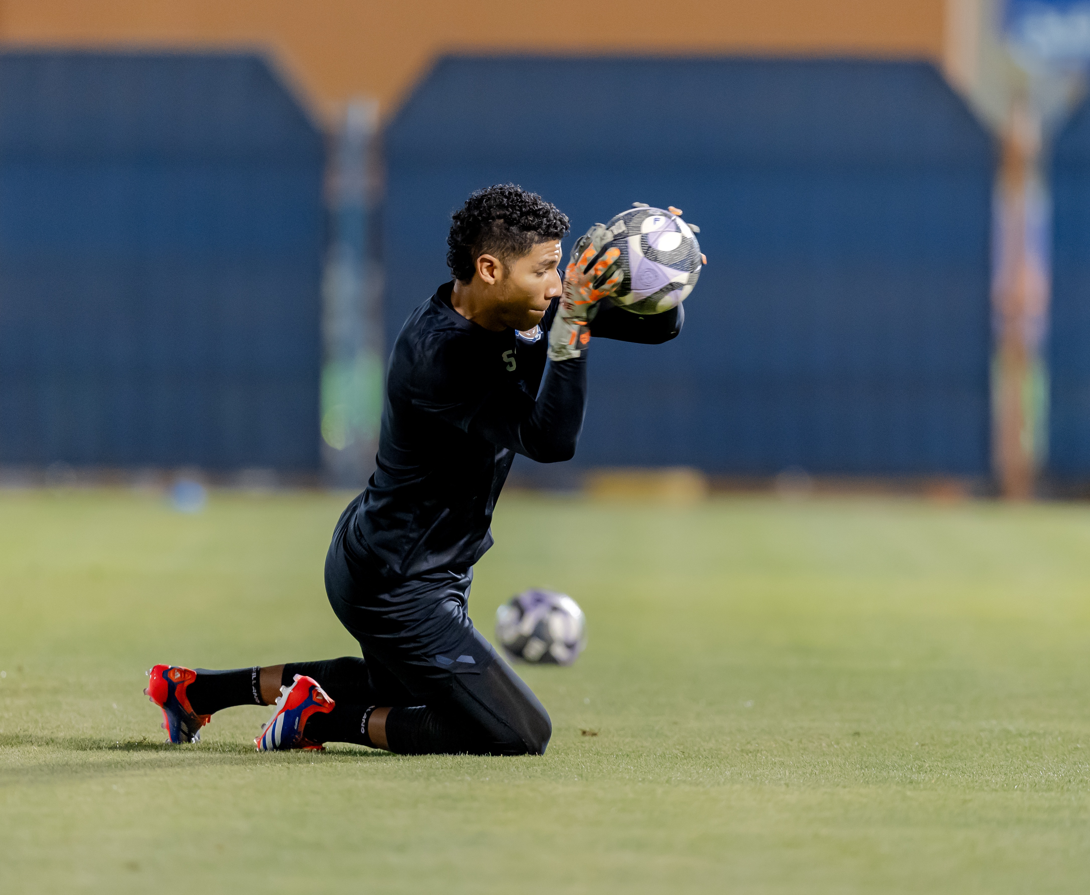 الفيحاء يستأنف تدريباته استعداداً لمواجهة الشباب