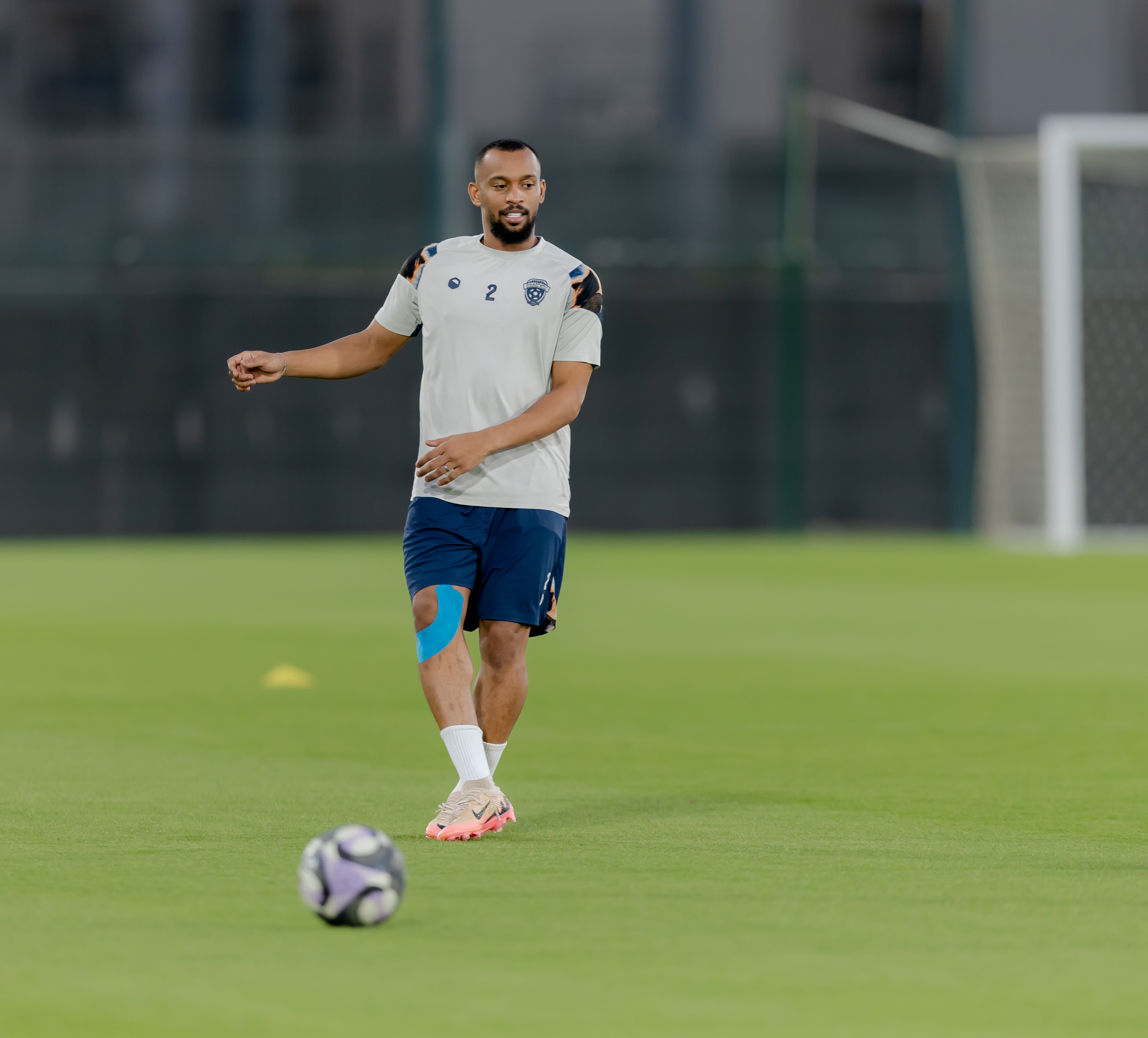 الفيحاء يصل إلى جدة وينهي تحضيراته لمواجهة الأهلي في دوري روشن