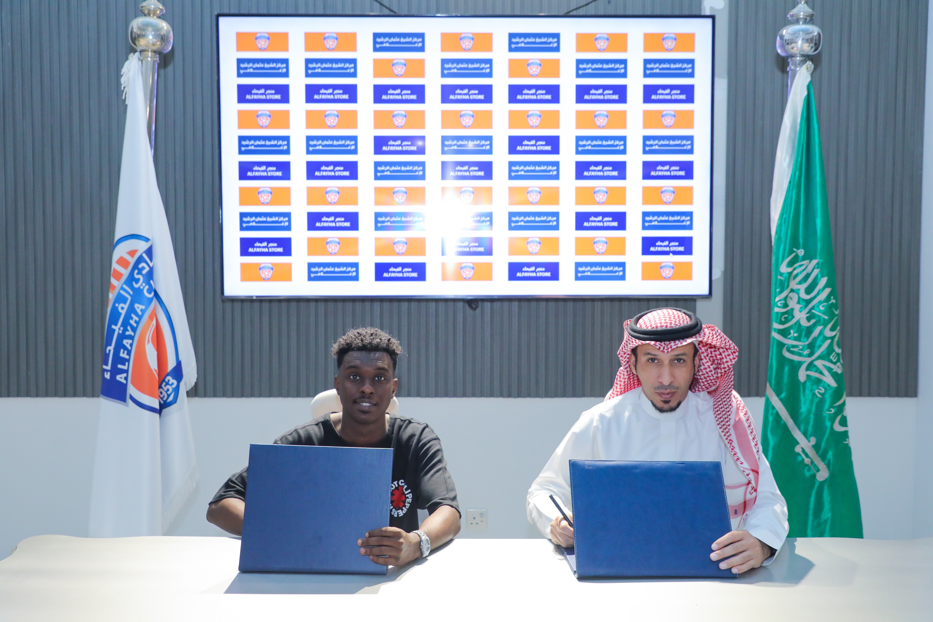 ‏مجلس إدارة نادي ⁧‫الفيحاء‬⁩ ينهي اجراءات التعاقد مع لاعب خط الوسط عمار الخيبري في صفقة انتقال حر لمدة 3 سنوات