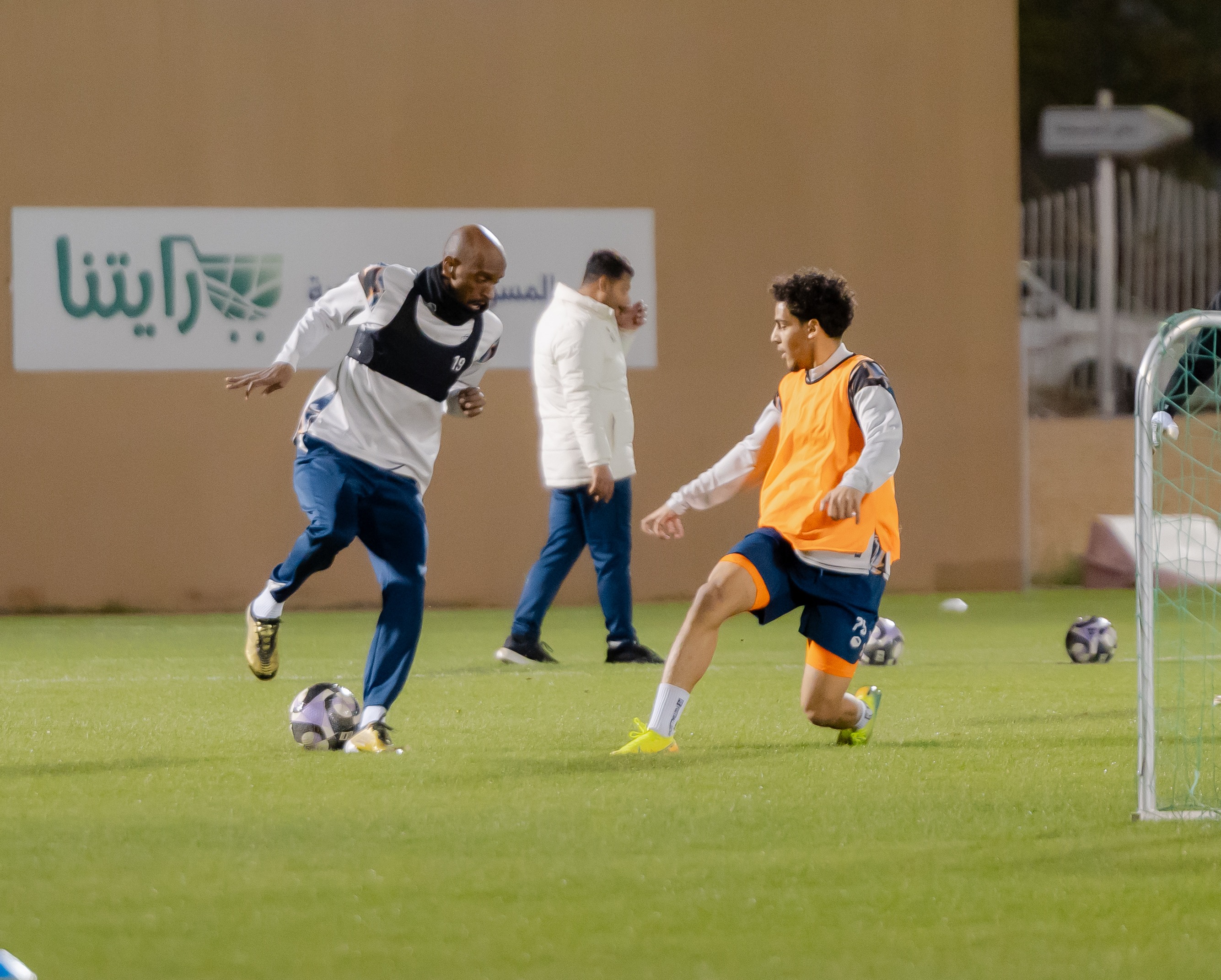 الفيحاء يواصل تحضيراته اليومية على ملعب معالي الشيخ عبدالعزيز التويجري