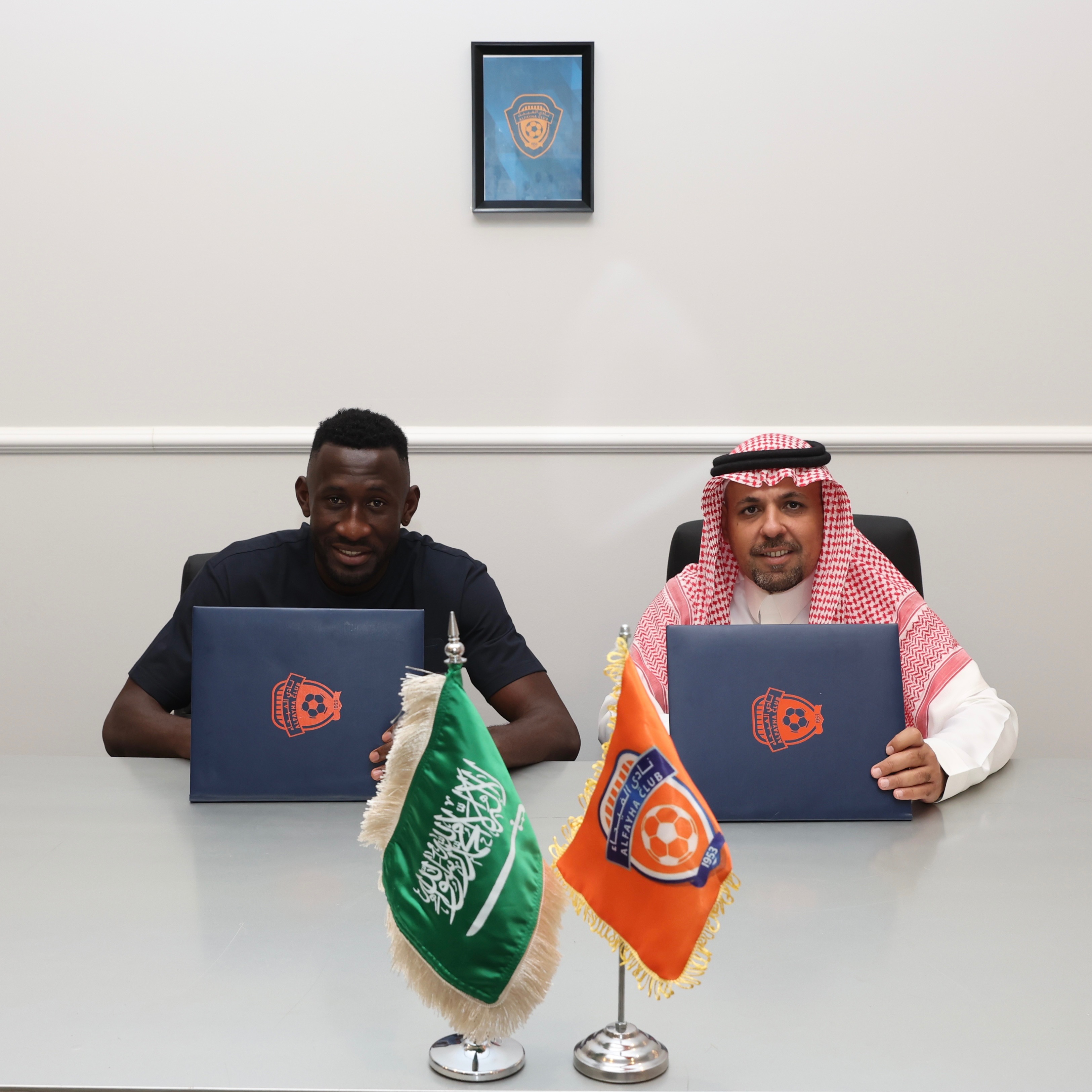 الكونغولي سيلفر غانفولا فيحاوي حتى 2027م