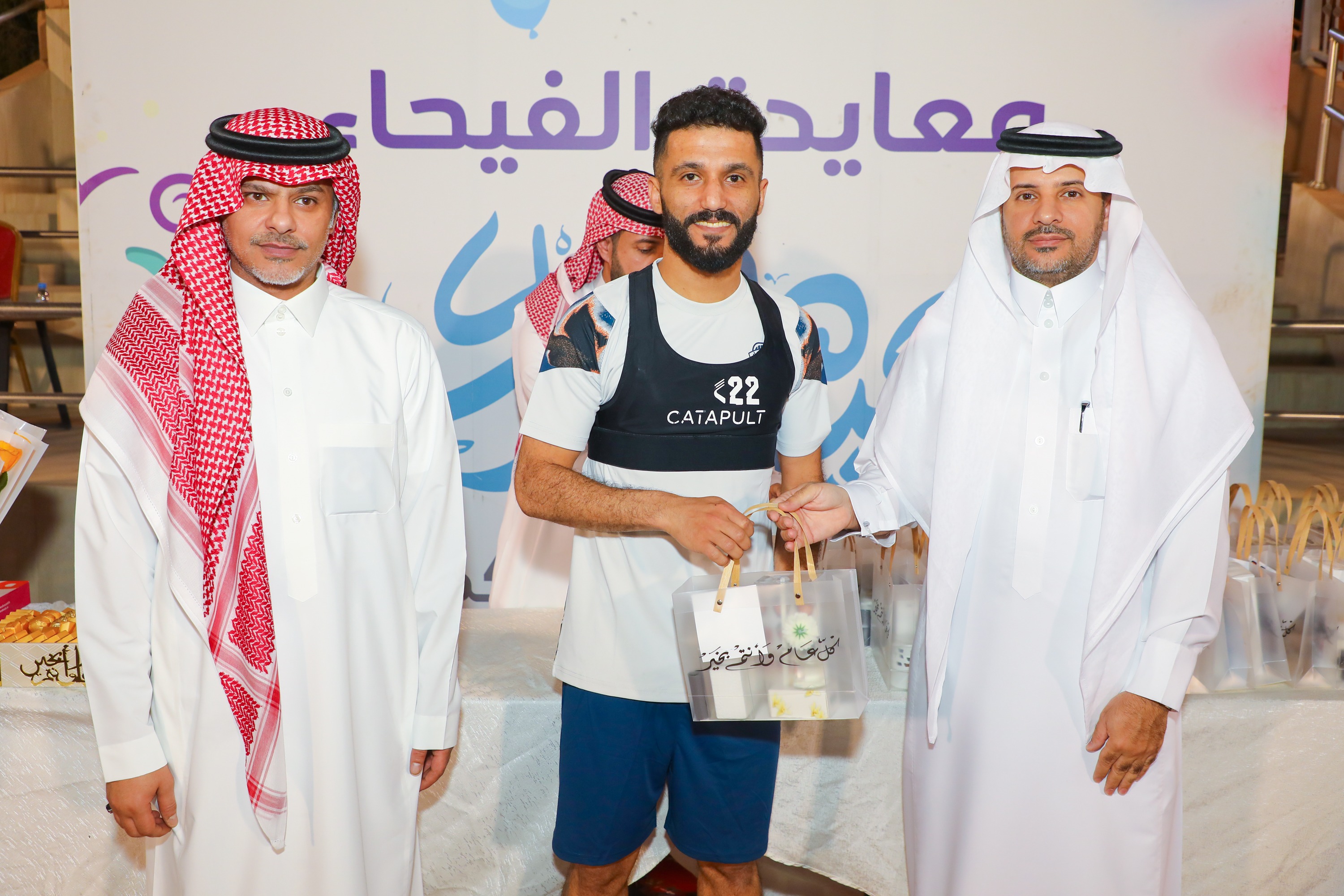 الفيحاء يستأنف تدريباته ويقيم حفل معايدة لمنسوبي الفريق الأول لكرك القدم