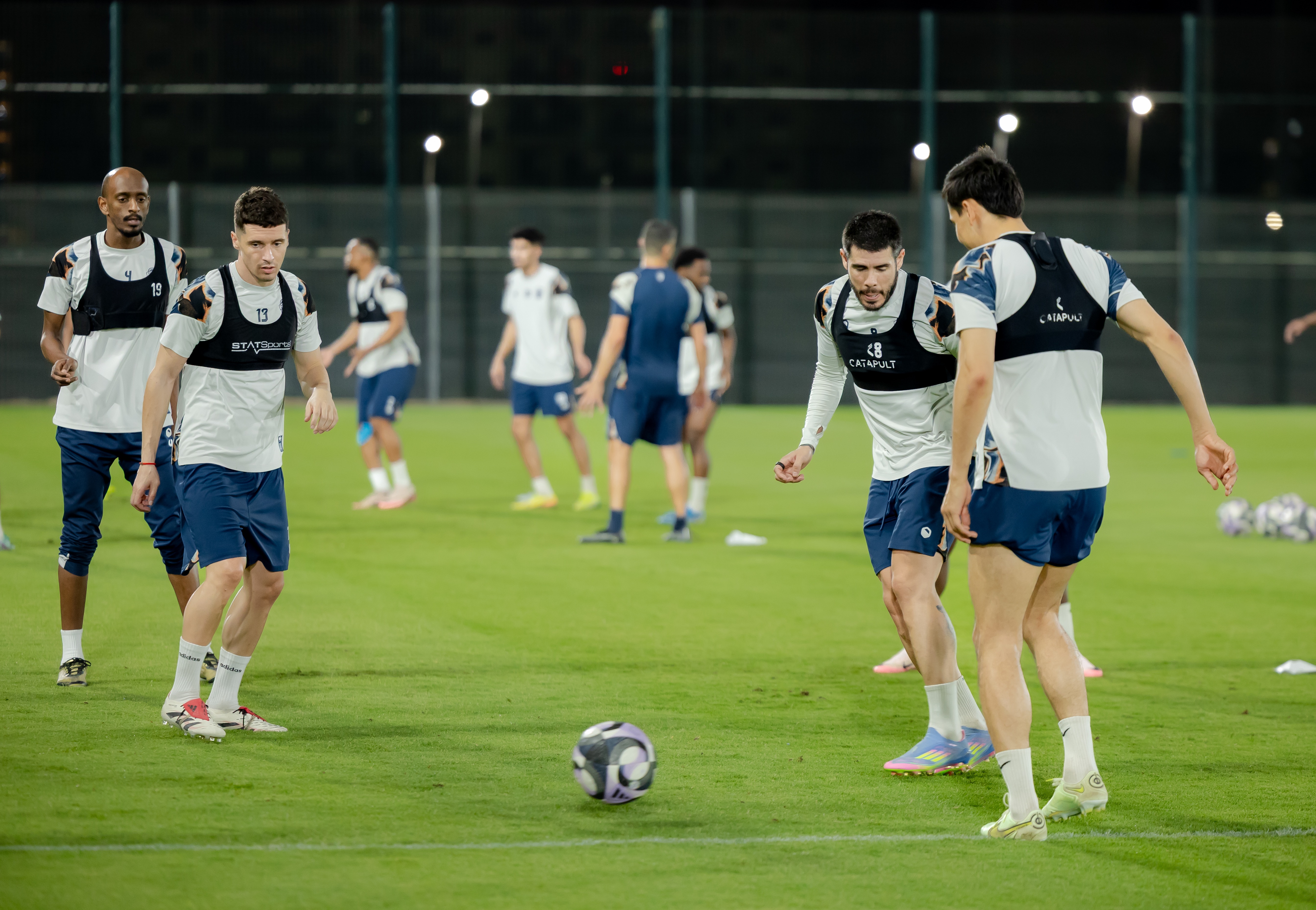 الفيحاء يصل إلى جدة وينهي تحضيراته لمواجهة الأهلي في دوري روشن