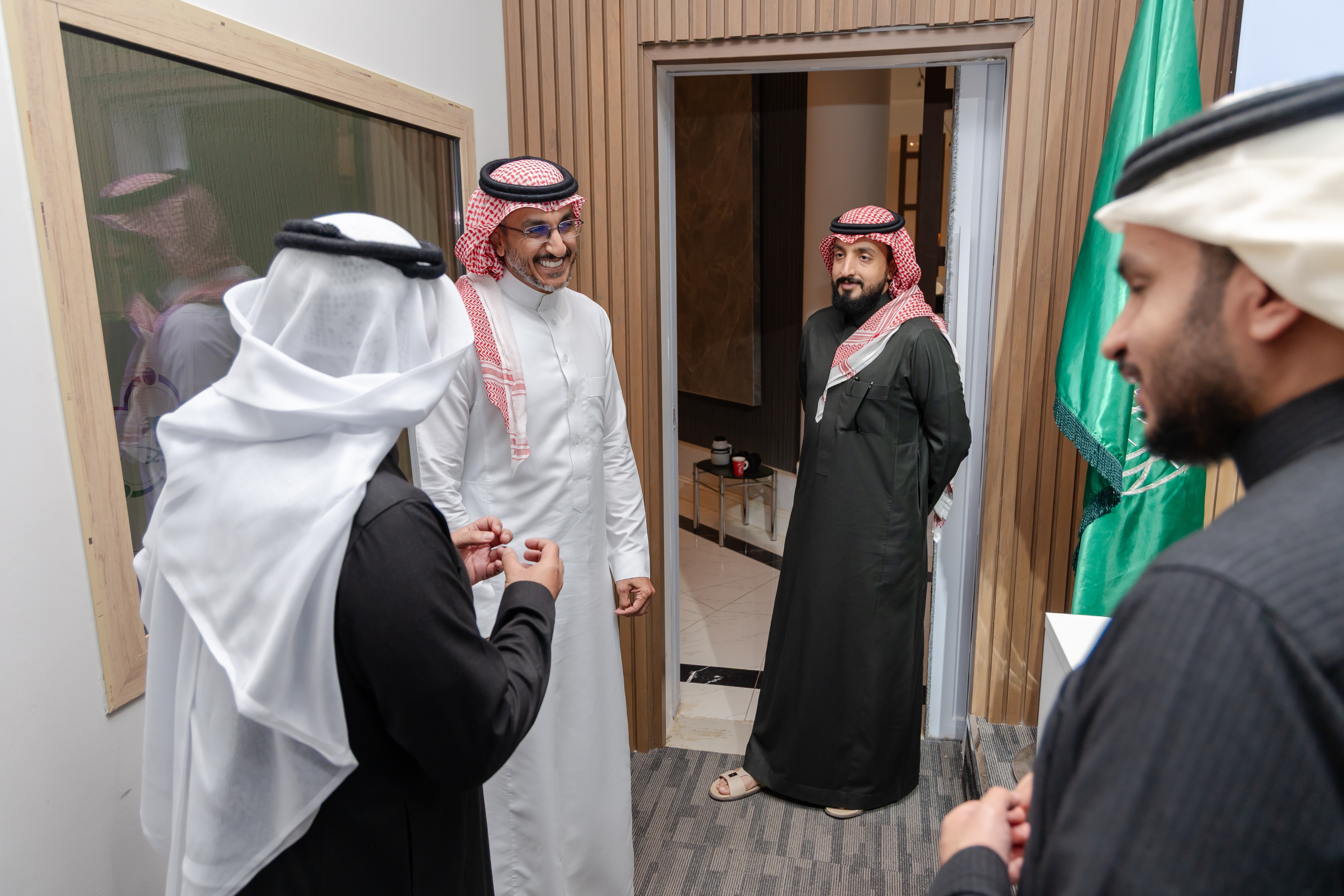 أمين عام الاتحاد السعودي لكرة القدم الأستاذ إبراهيم القاسم يزور نادي الفيحاء