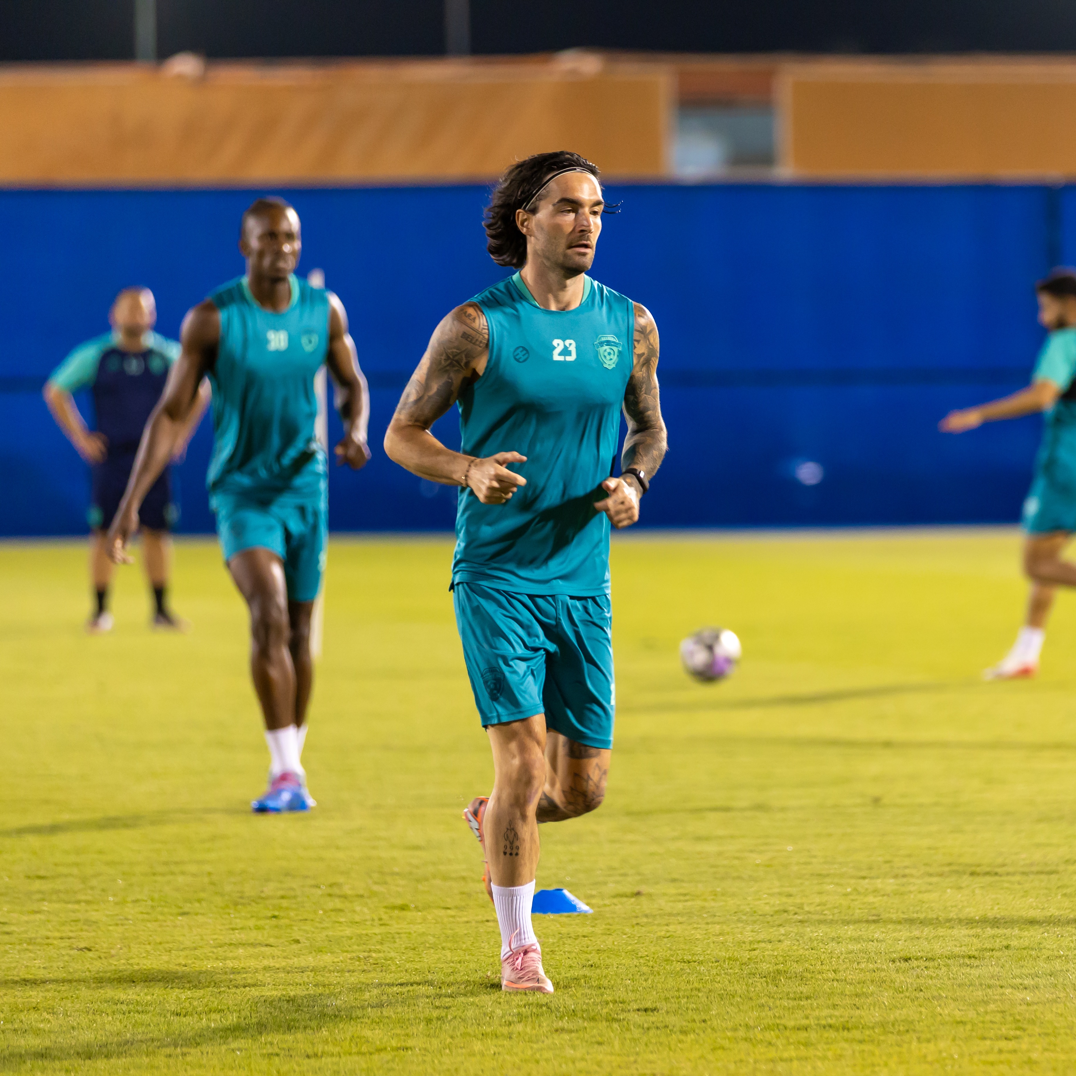 الفيحاء يواصل استعداداته الميدانية بحصة مسائية