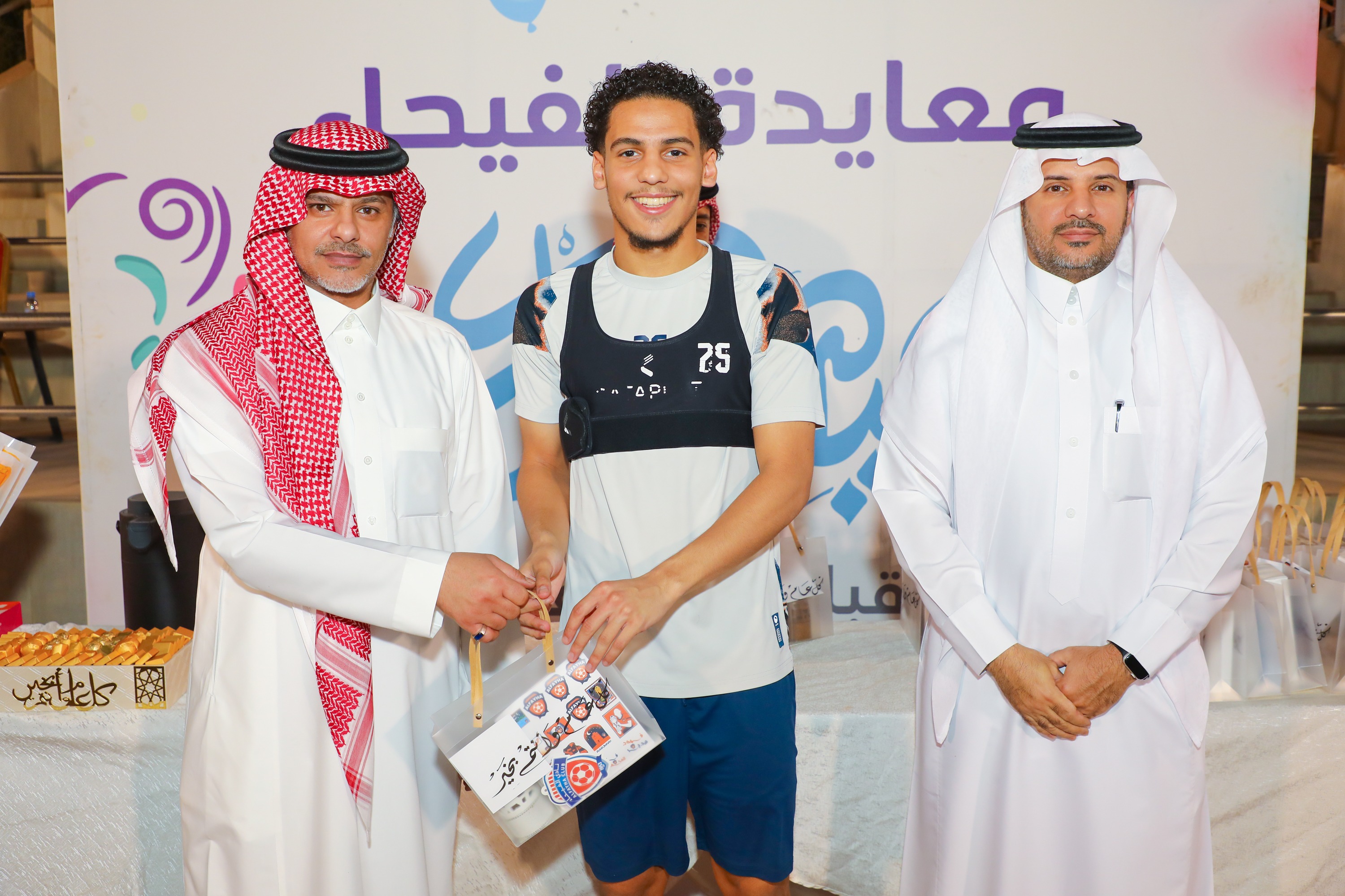 الفيحاء يستأنف تدريباته ويقيم حفل معايدة لمنسوبي الفريق الأول لكرك القدم