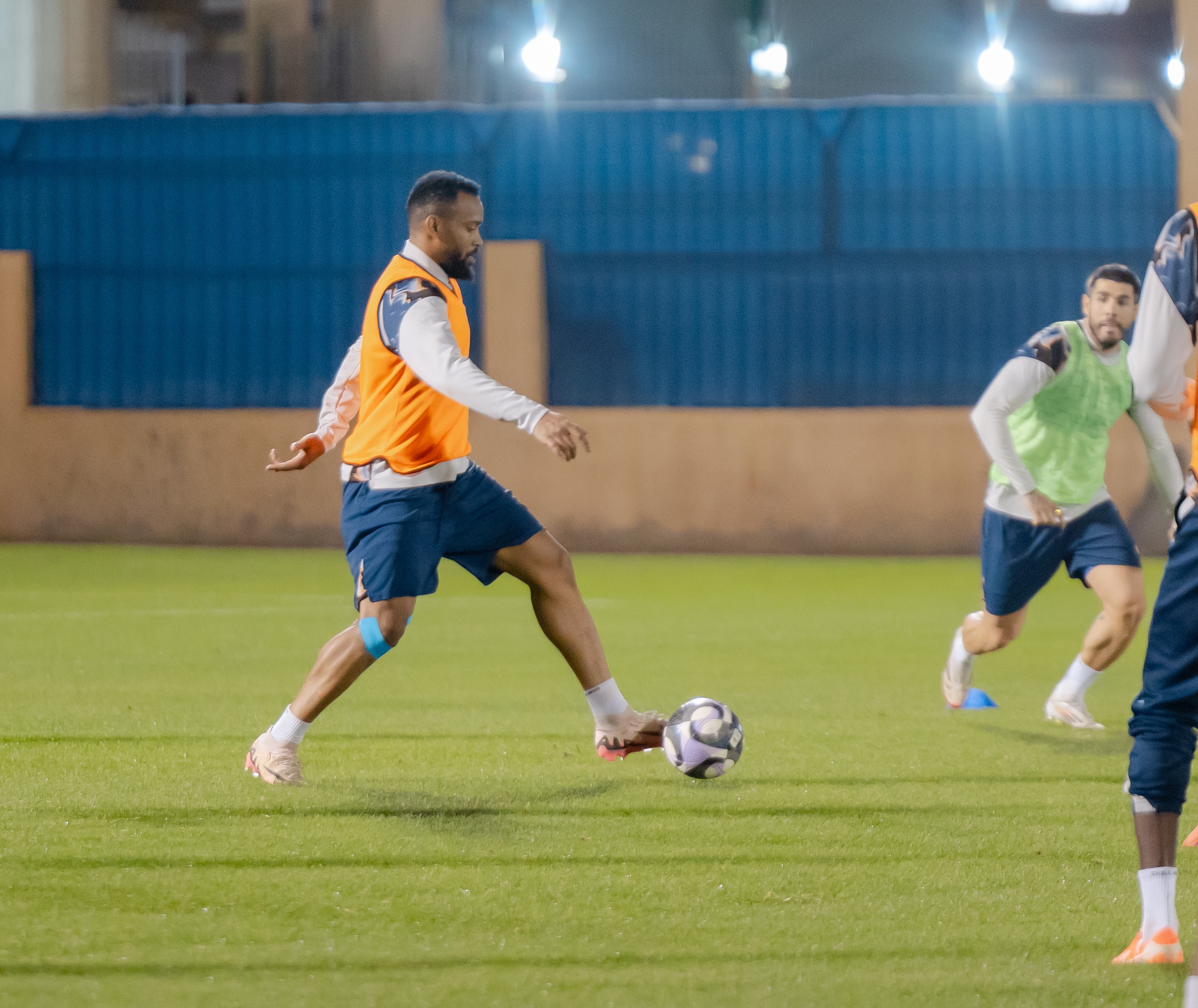 الفيحاء يستأنف تدريباته على ملعب معالي الشيخ عبدالعزيز التويجري