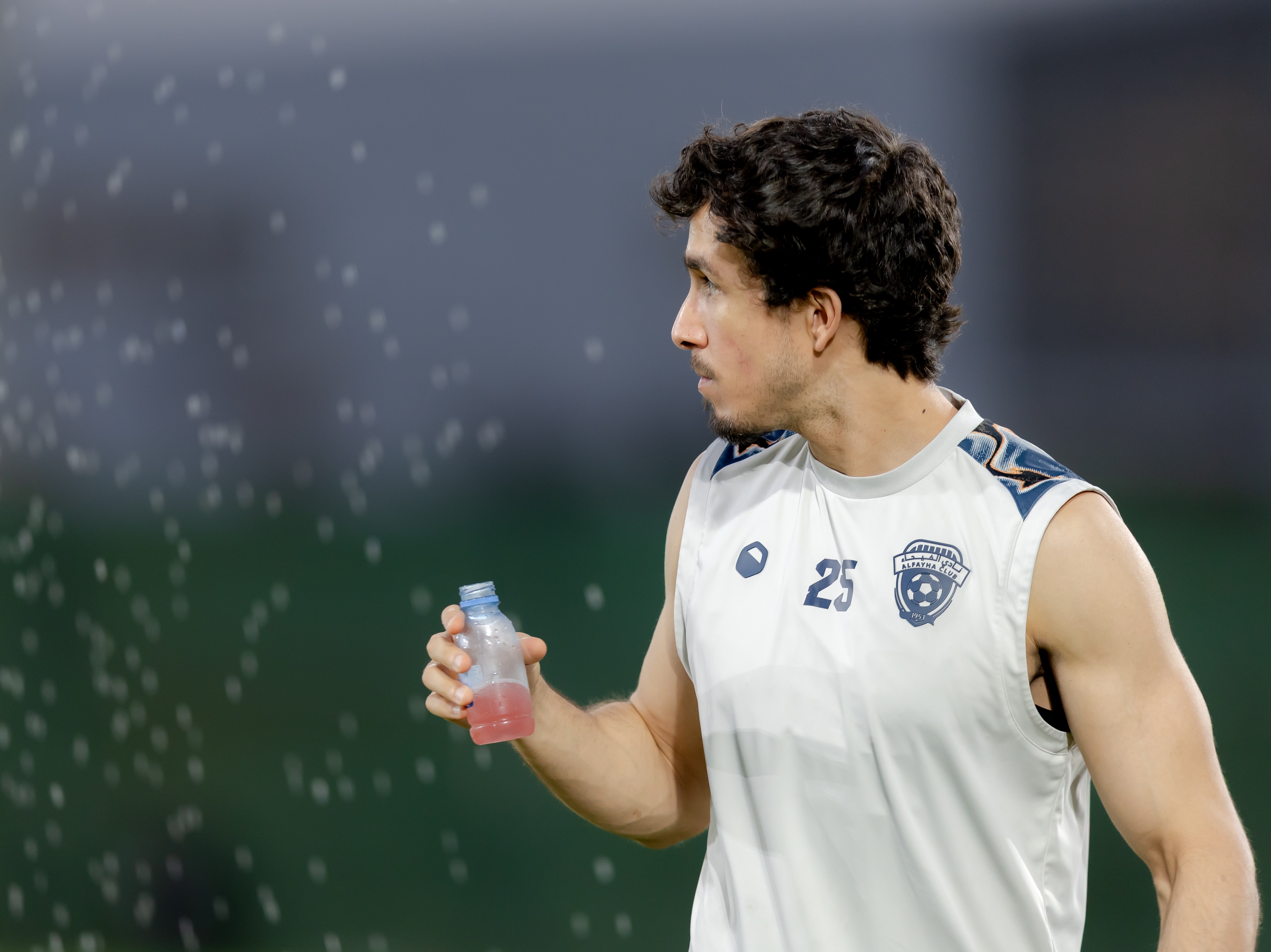 الفيحاء يصل إلى جدة وينهي تحضيراته لمواجهة الأهلي في دوري روشن