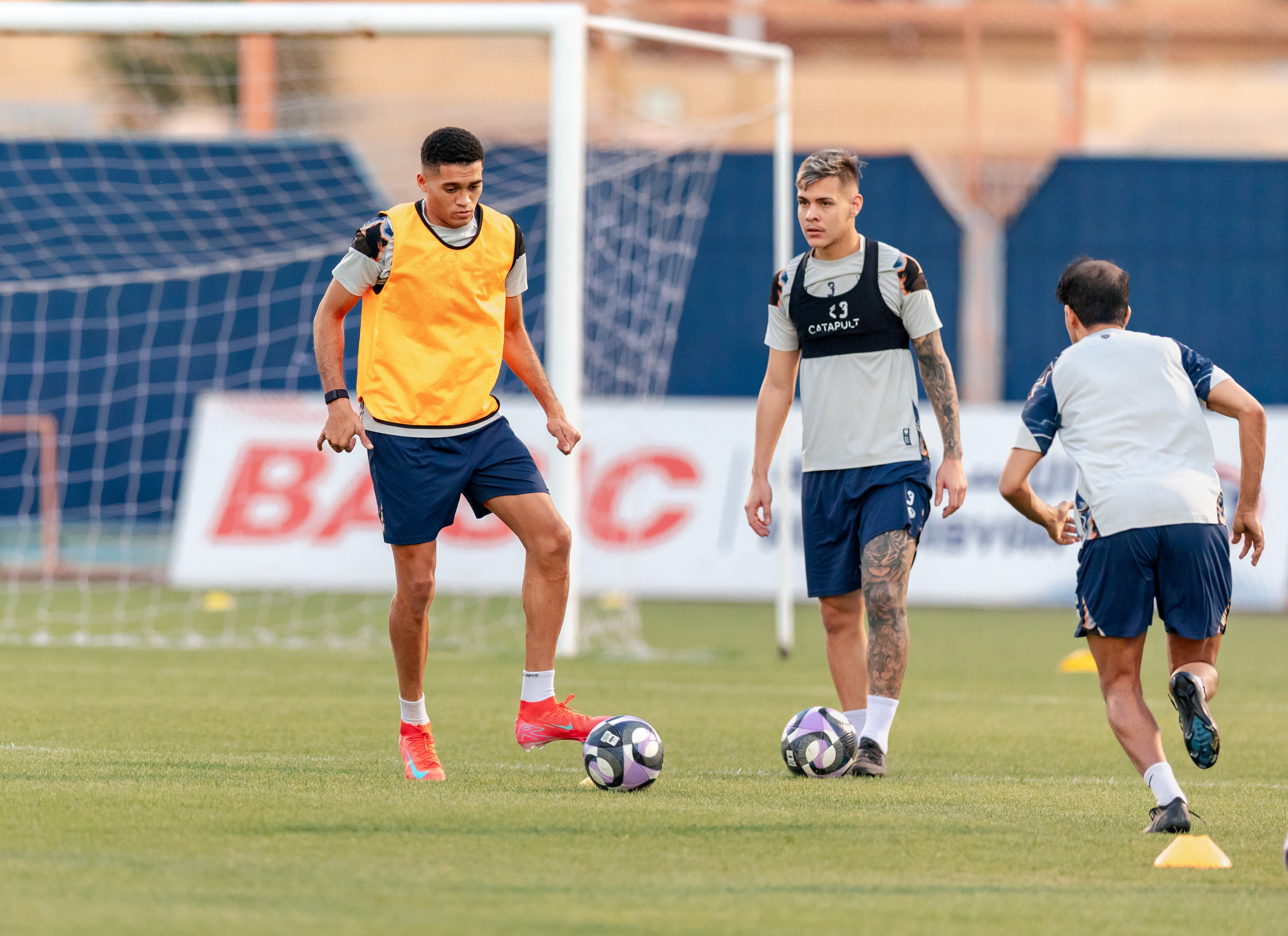 الفيحاء يجري تمرينه الرئيس استعدادًا لمواجهة الفتح في دوري روشن السعودي