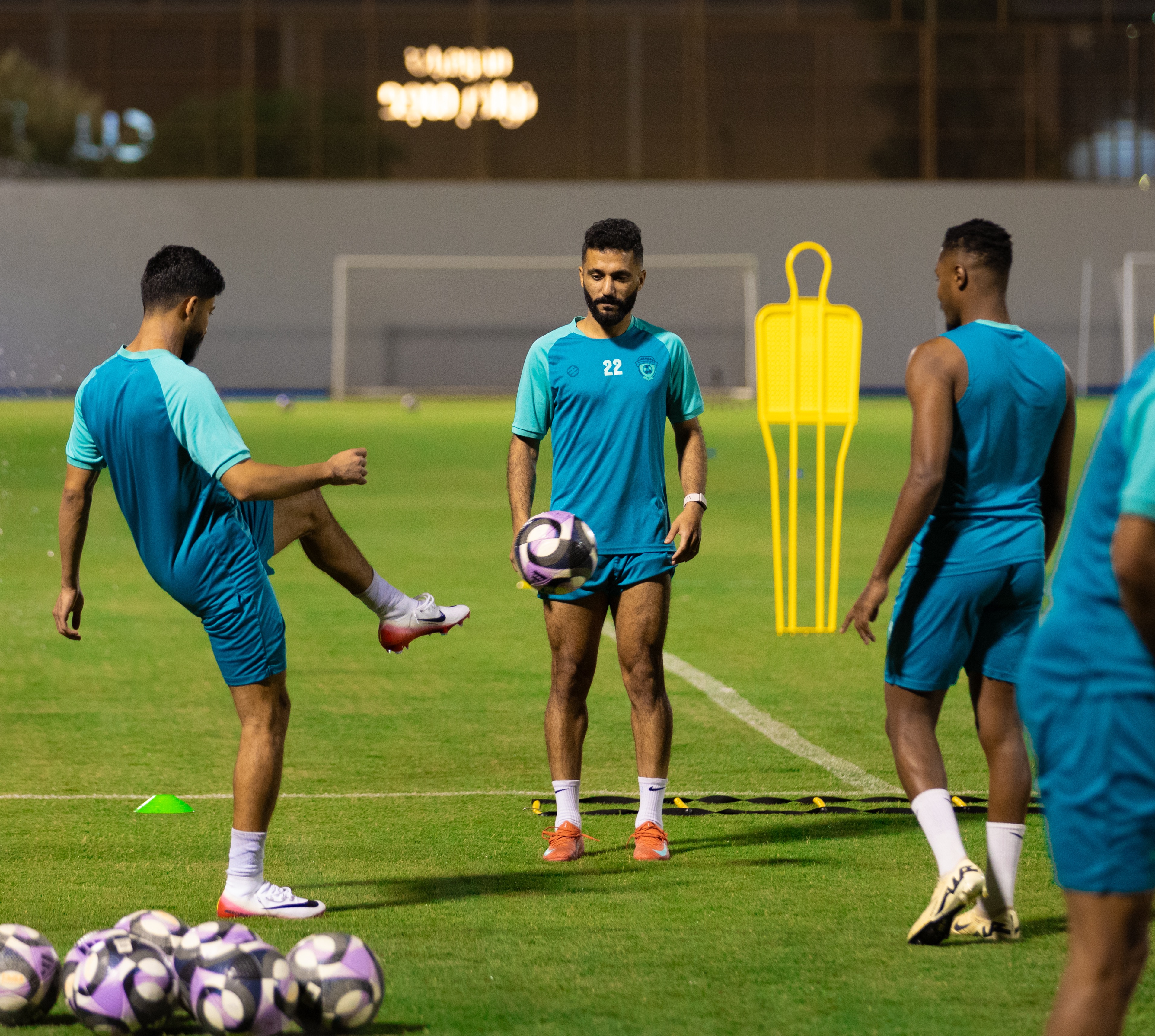 الفيحاء يستأنف تدريباته مساء اليوم الجمعة على ملعب معالي الشيخ عبدالعزيز التويجري بمقر النادي