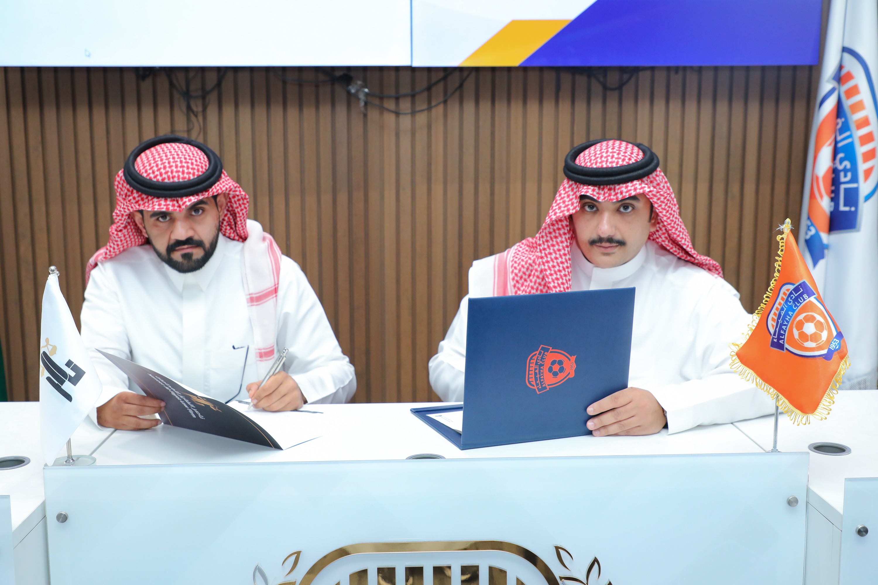 نادي الفيحاء يوقع عقد شراكة مع شركة الفايز للمحاماة