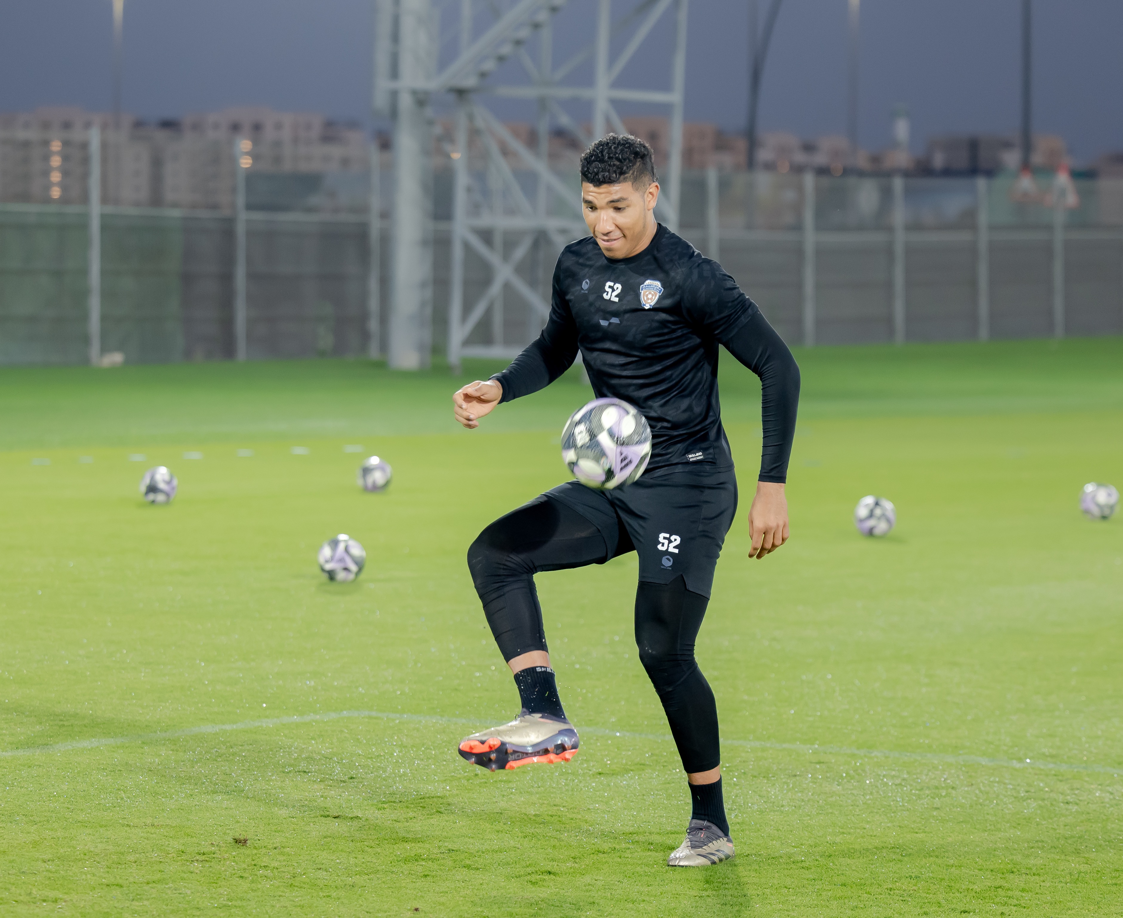 الفيحاء يصل إلى جدة وينهي تحضيراته لمواجهة الأهلي في دوري روشن