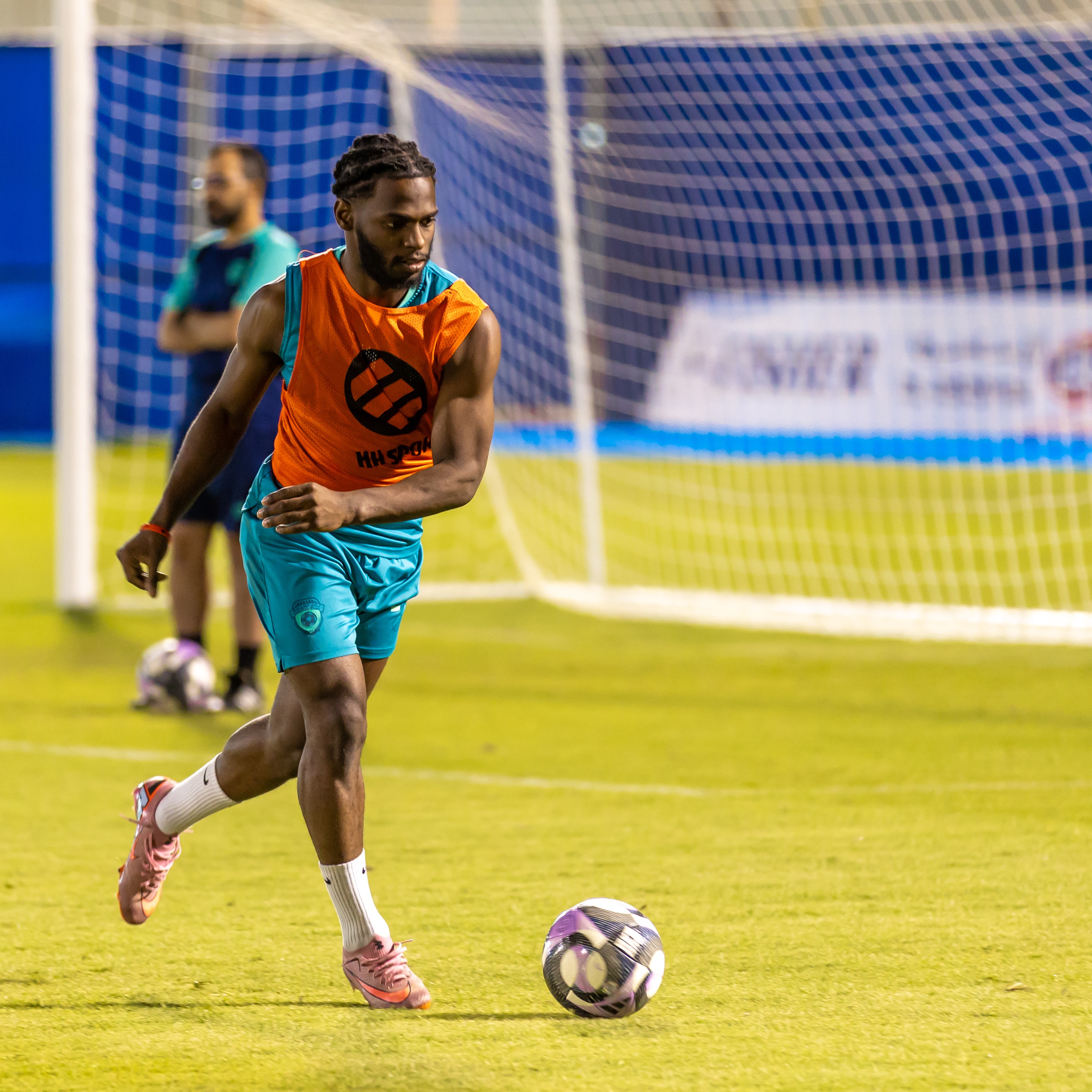 الفيحاء يواصل استعداداته الميدانية بحصة مسائية