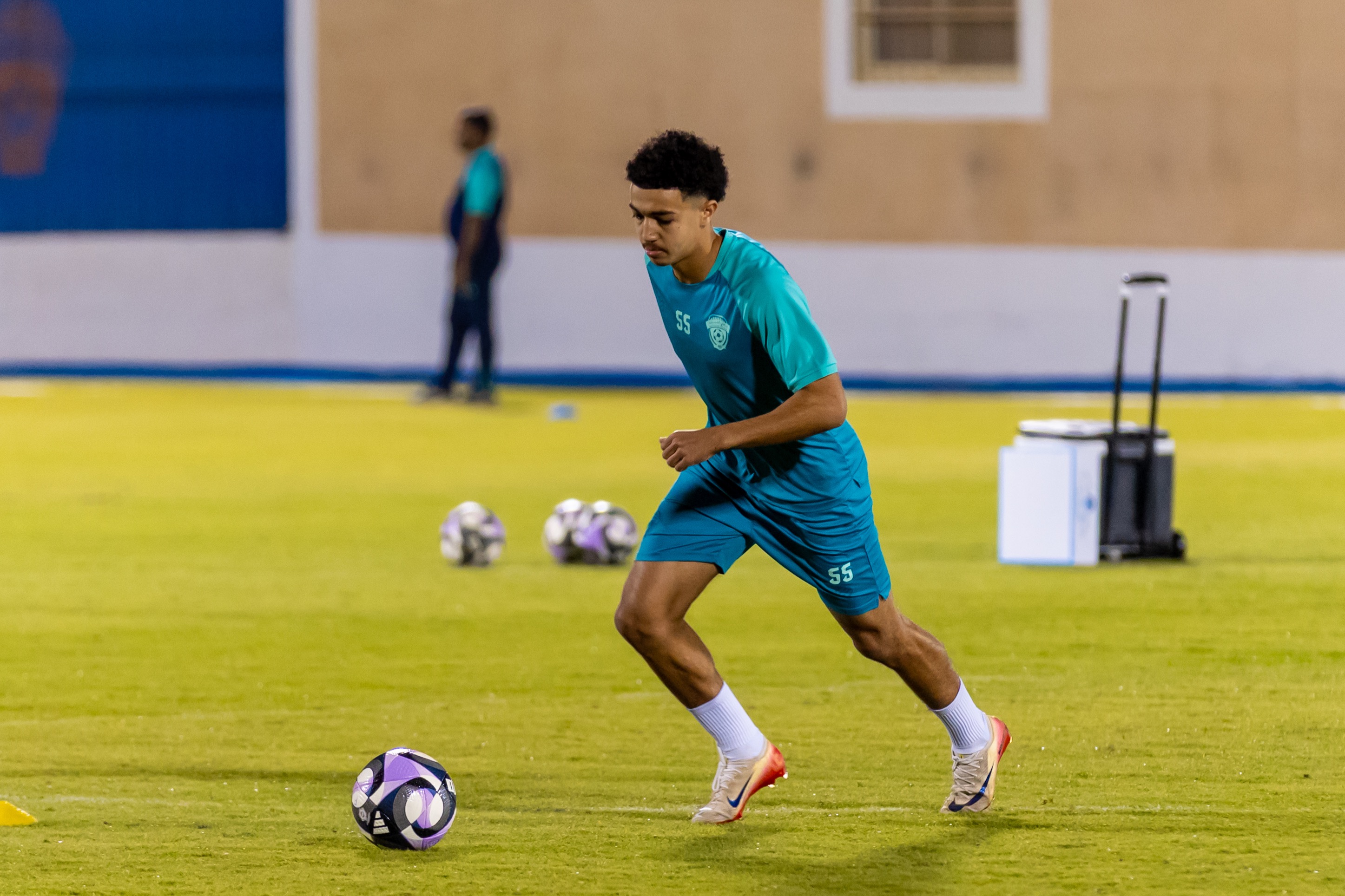 الفيحاء يجري مرانه الرئيس استعدادًا لمواجهة الأخدود ضمن الجولة الثامنة من دوري روشن السعودي