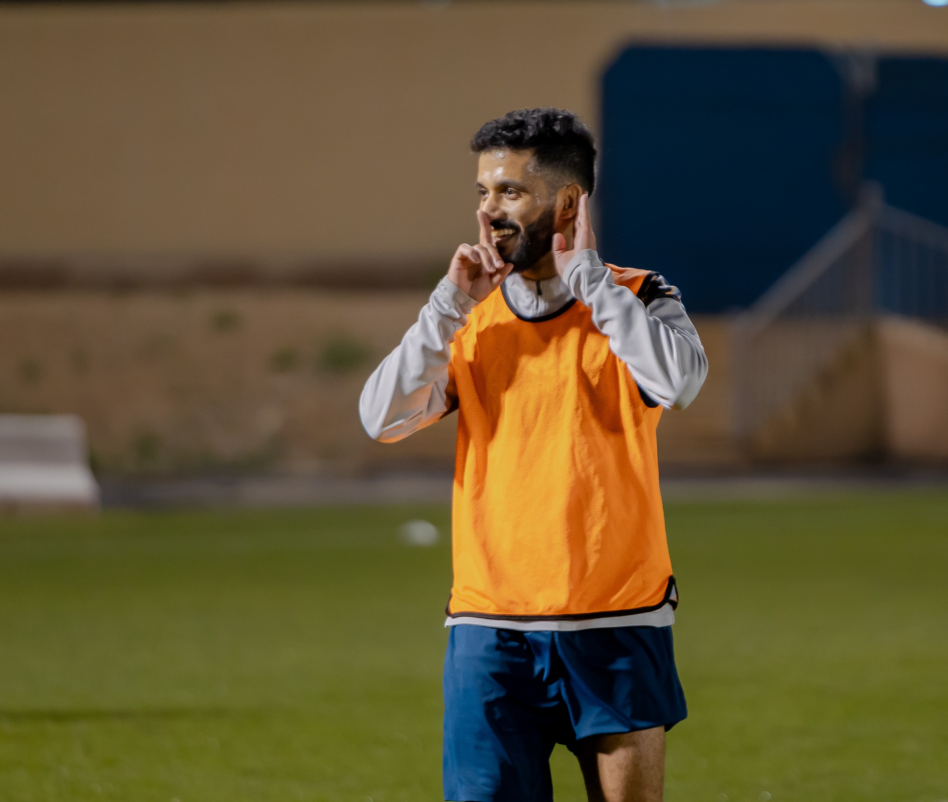 الفيحاء يواصل التحضيرات على ملعب معالي الشيخ عبدالعزيز التويجري بمقر النادي