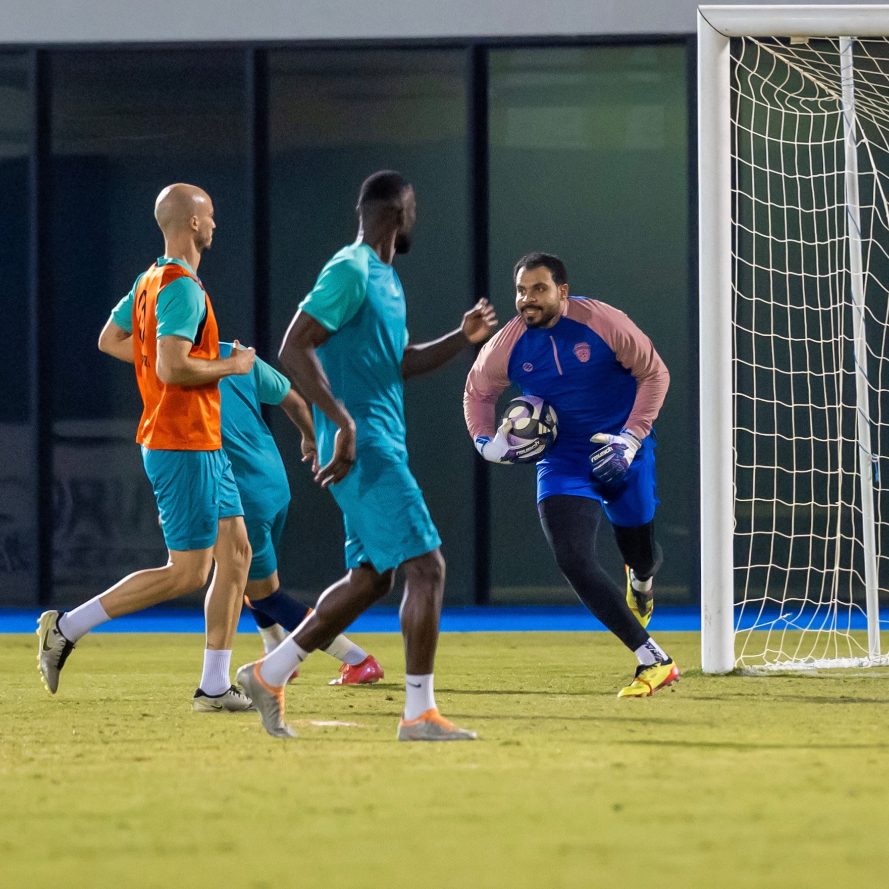 الفيحاء يواصل تحضيراته لعودة الدوري بمناورة رسمية انتهت بفوز الفريق الأخضر بركلات الترجيح