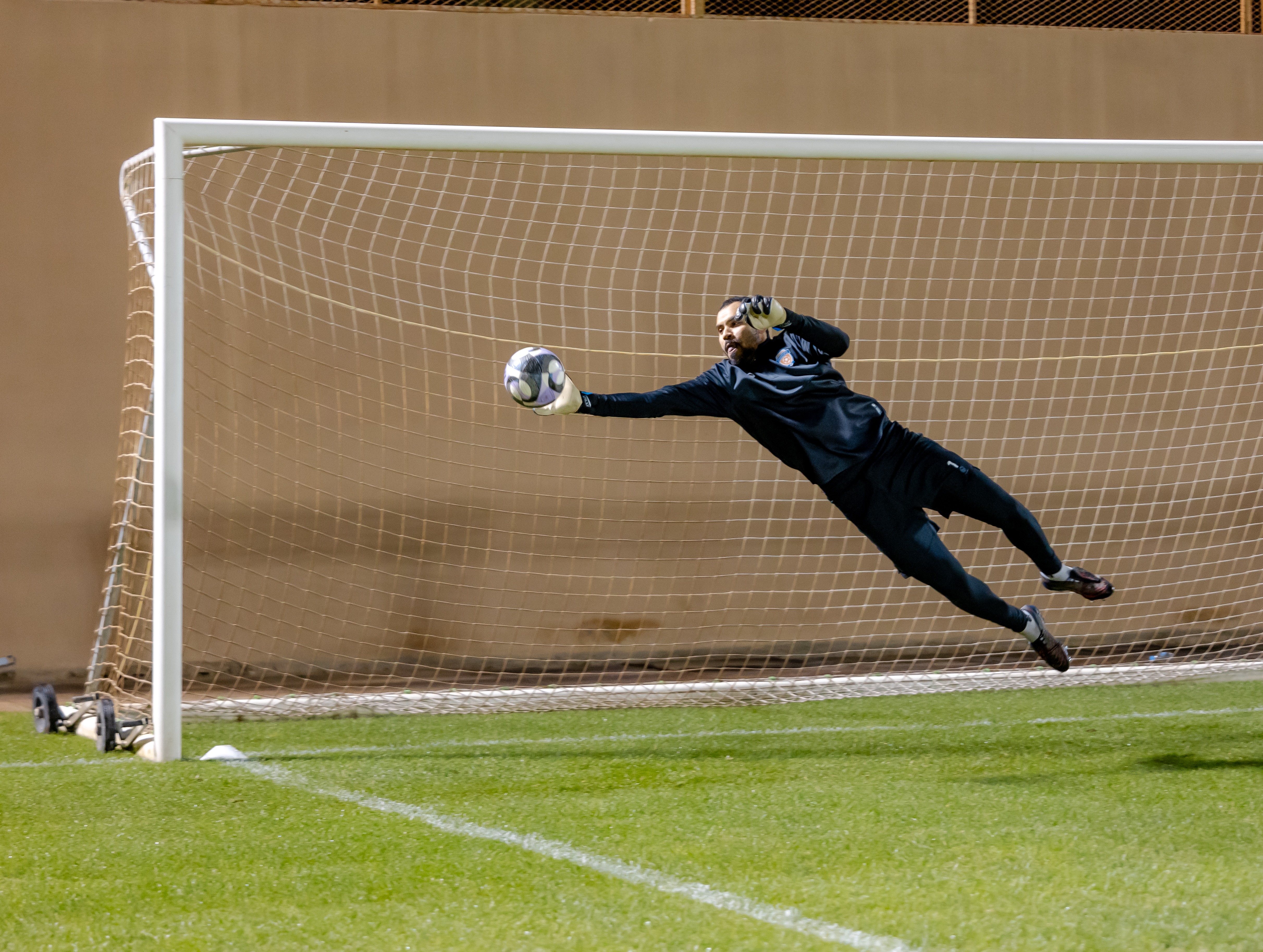 الفيحاء يواصل تحضيراته اليومية على ملعب معالي الشيخ عبدالعزيز التويجري