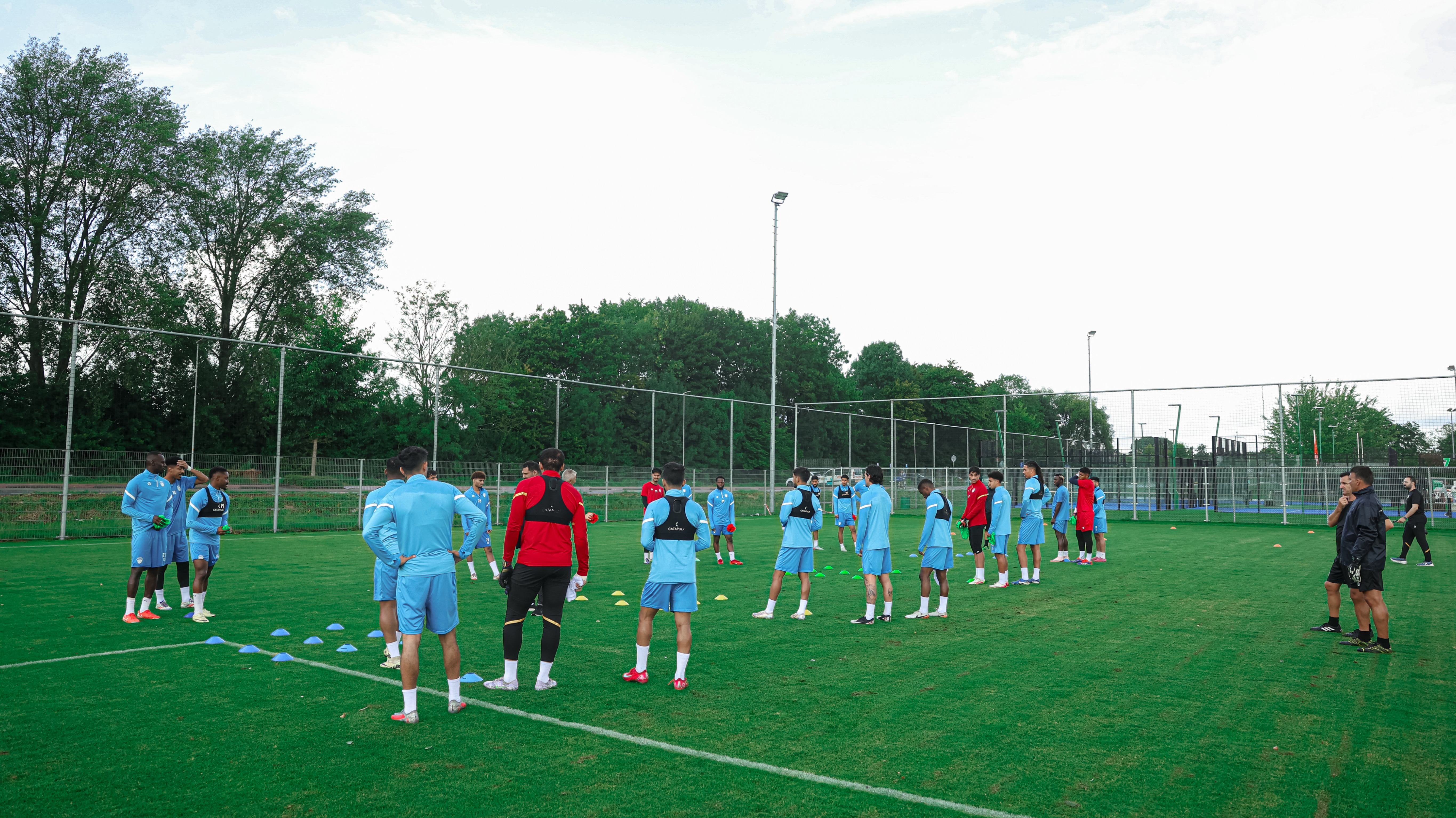 في خامس أيام معسكر الفهود في هولندا، الفريق يجري تمرينه الرئيس استعدادًا لمواجهة أم صلال القطري