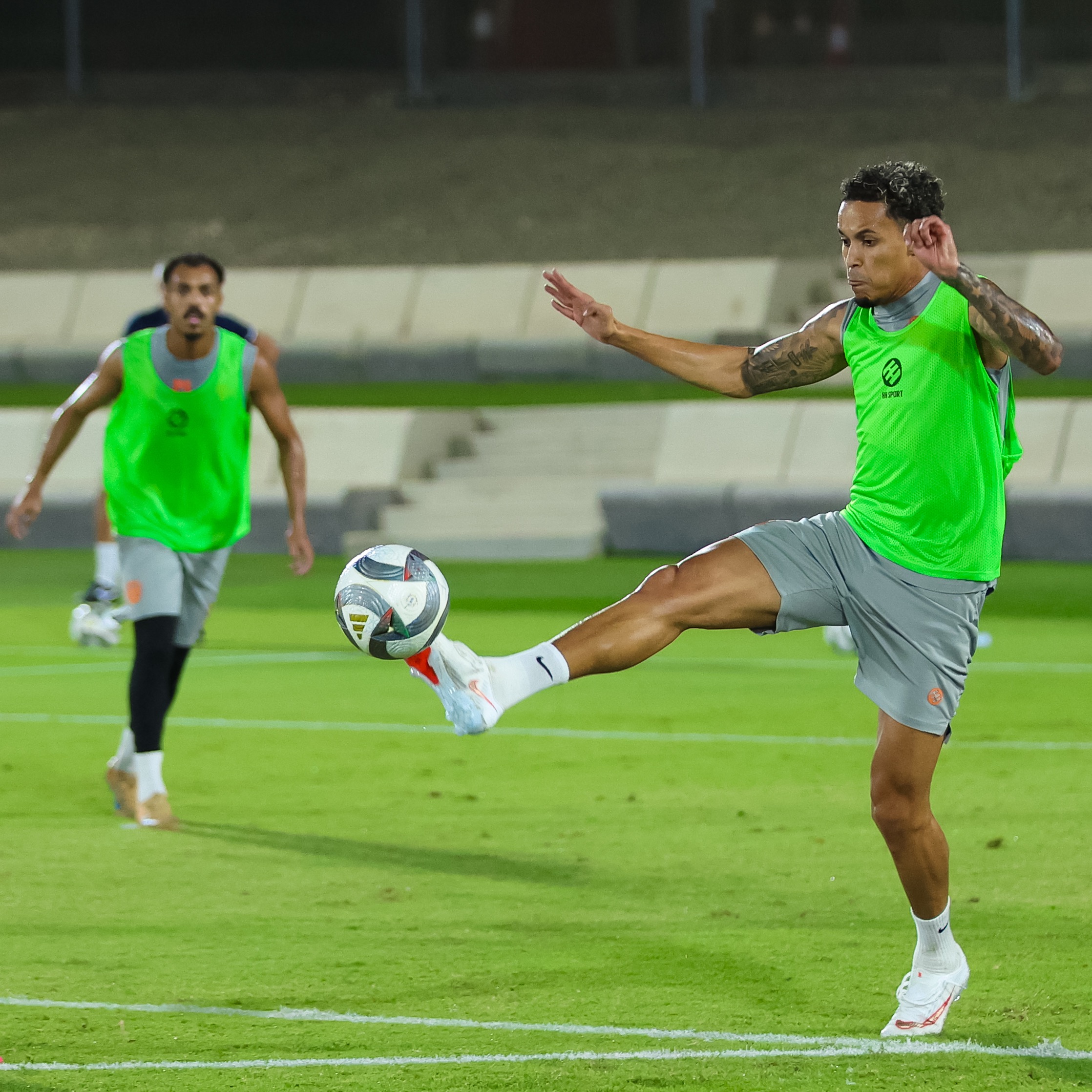الفيحاء يصل إلى جدة، وينهي تحضيراته لمواجهة الإتحاد