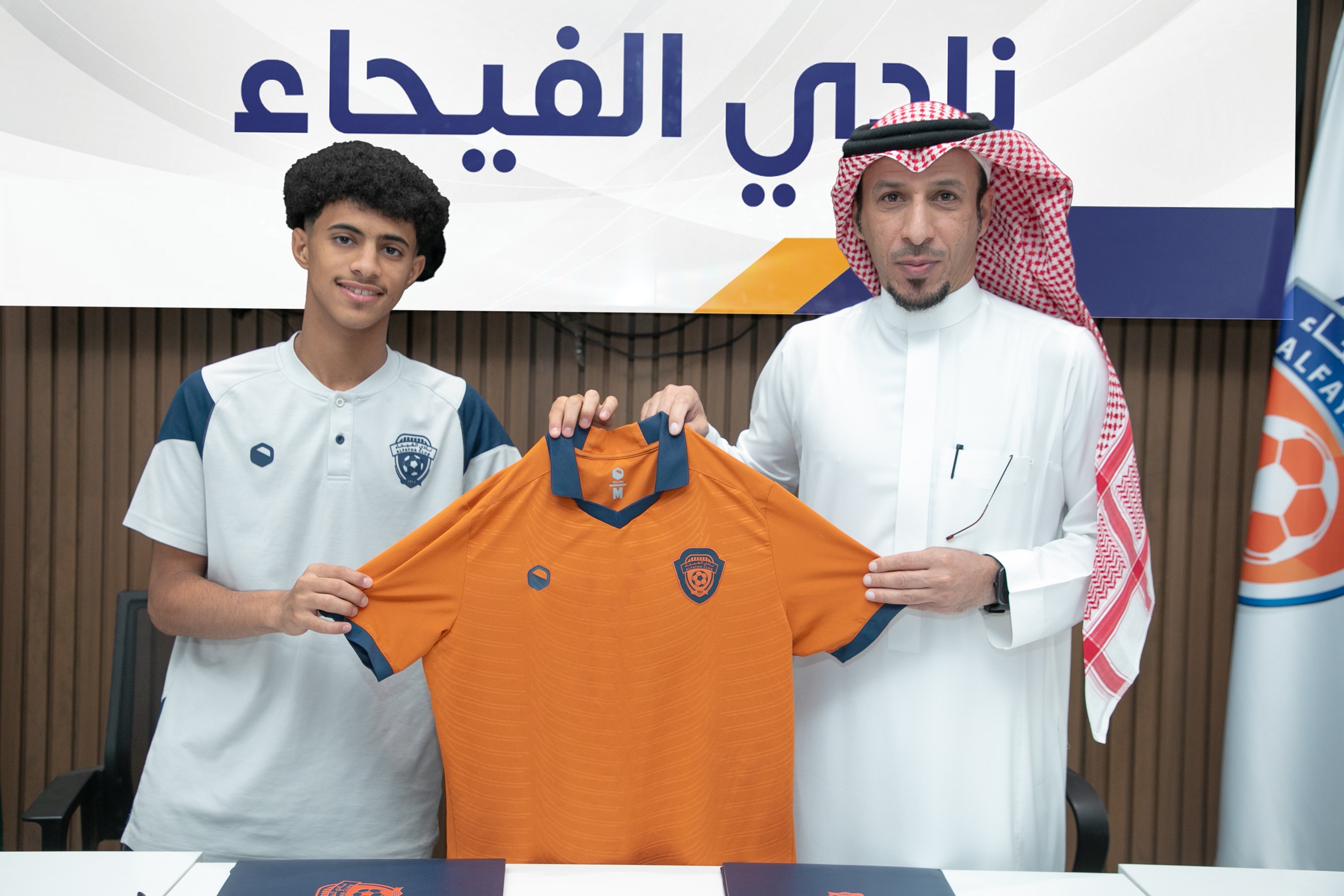 الفيحاء‬⁩ يوقع عقداً احترافياً مع اللاعب  رؤوف حوذان "16 سنة" لمدة سنتين .