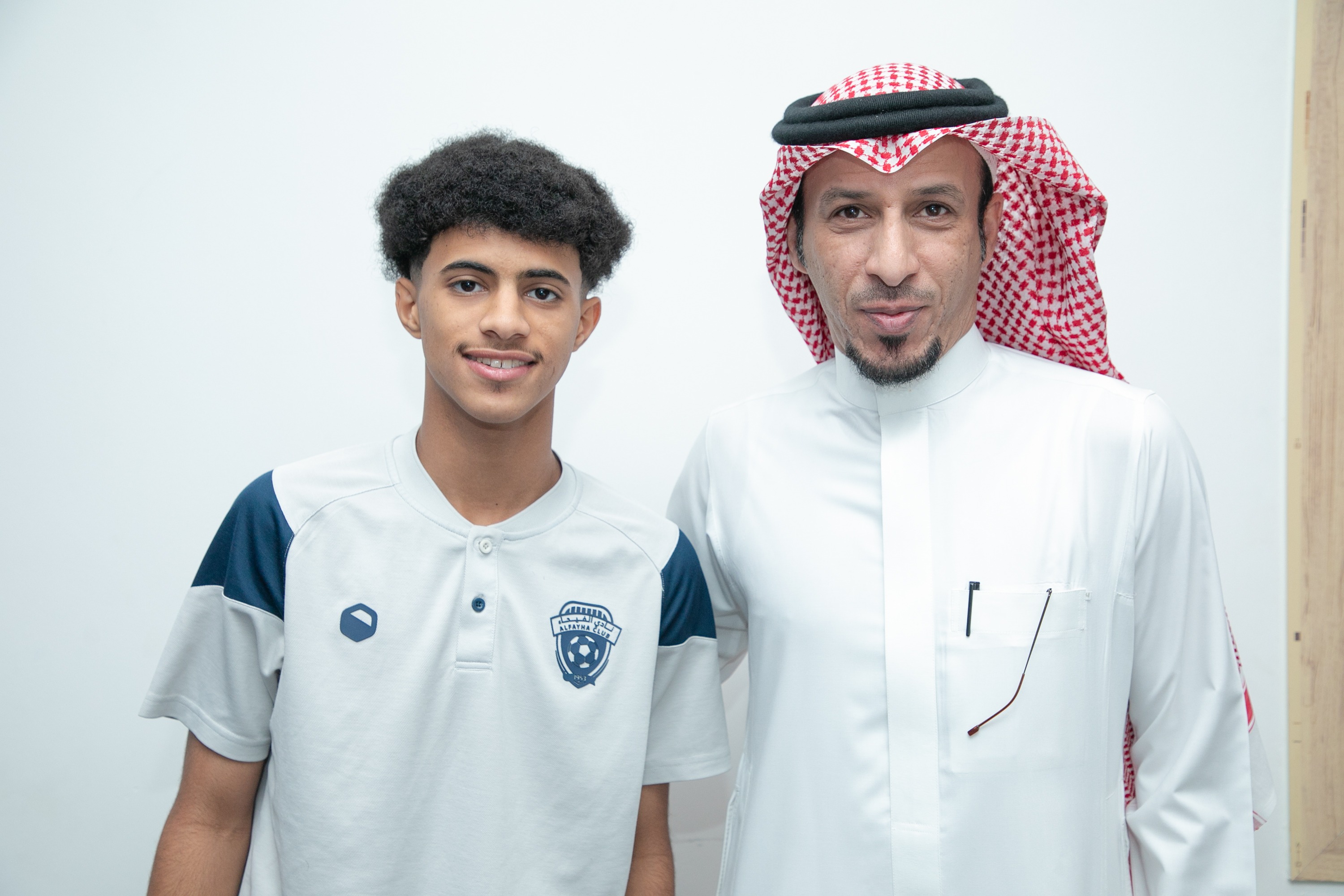 الفيحاء‬⁩ يوقع عقداً احترافياً مع اللاعب  رؤوف حوذان "16 سنة" لمدة سنتين .