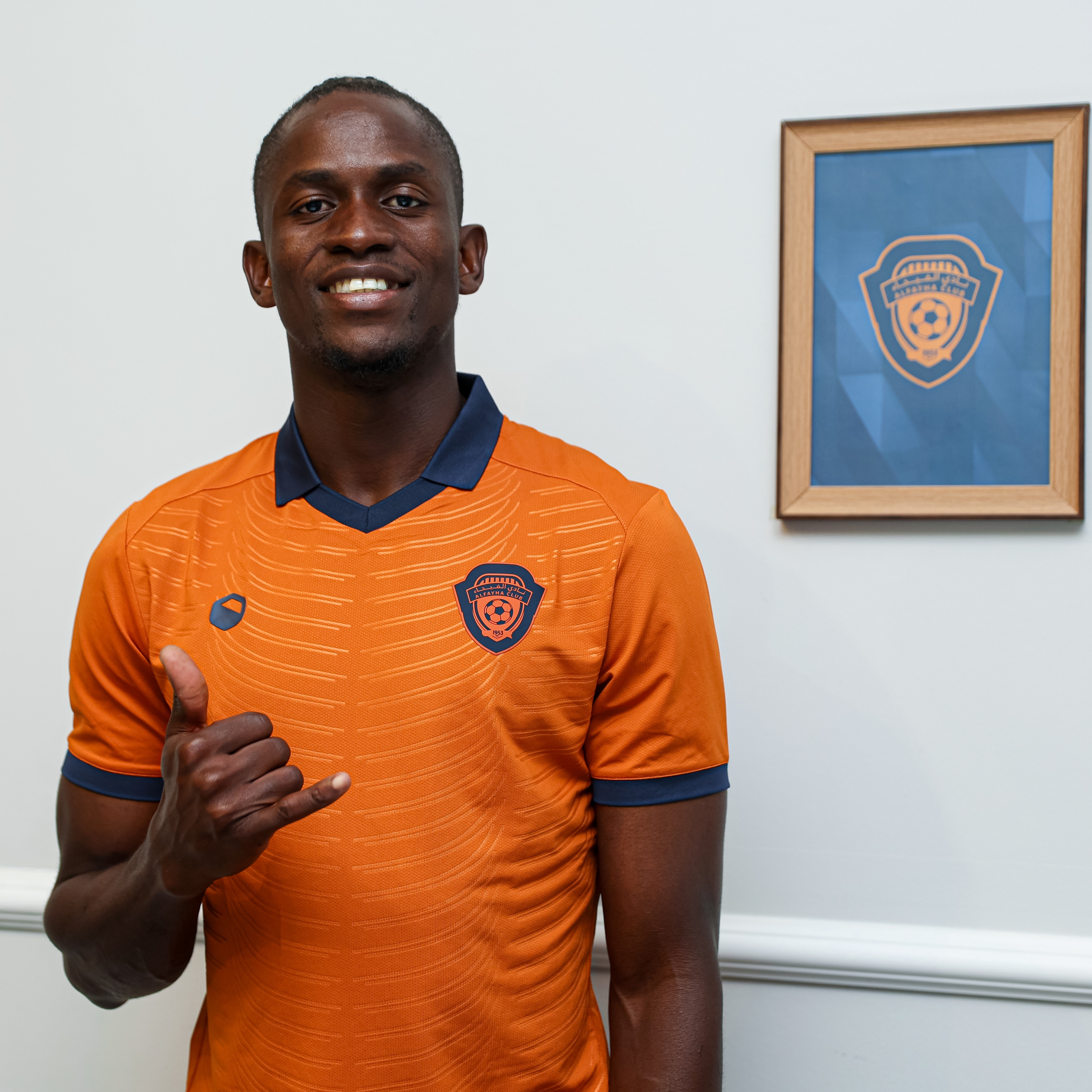 مجلس إدارة نادي ‫الفيحاء‬ ينهي إجراءات التعاقد مع لاعب خط الوسط الدولي الغيني ألفا سيميدو لمدة ثلاثة مواسم في صفقة انتقال حر