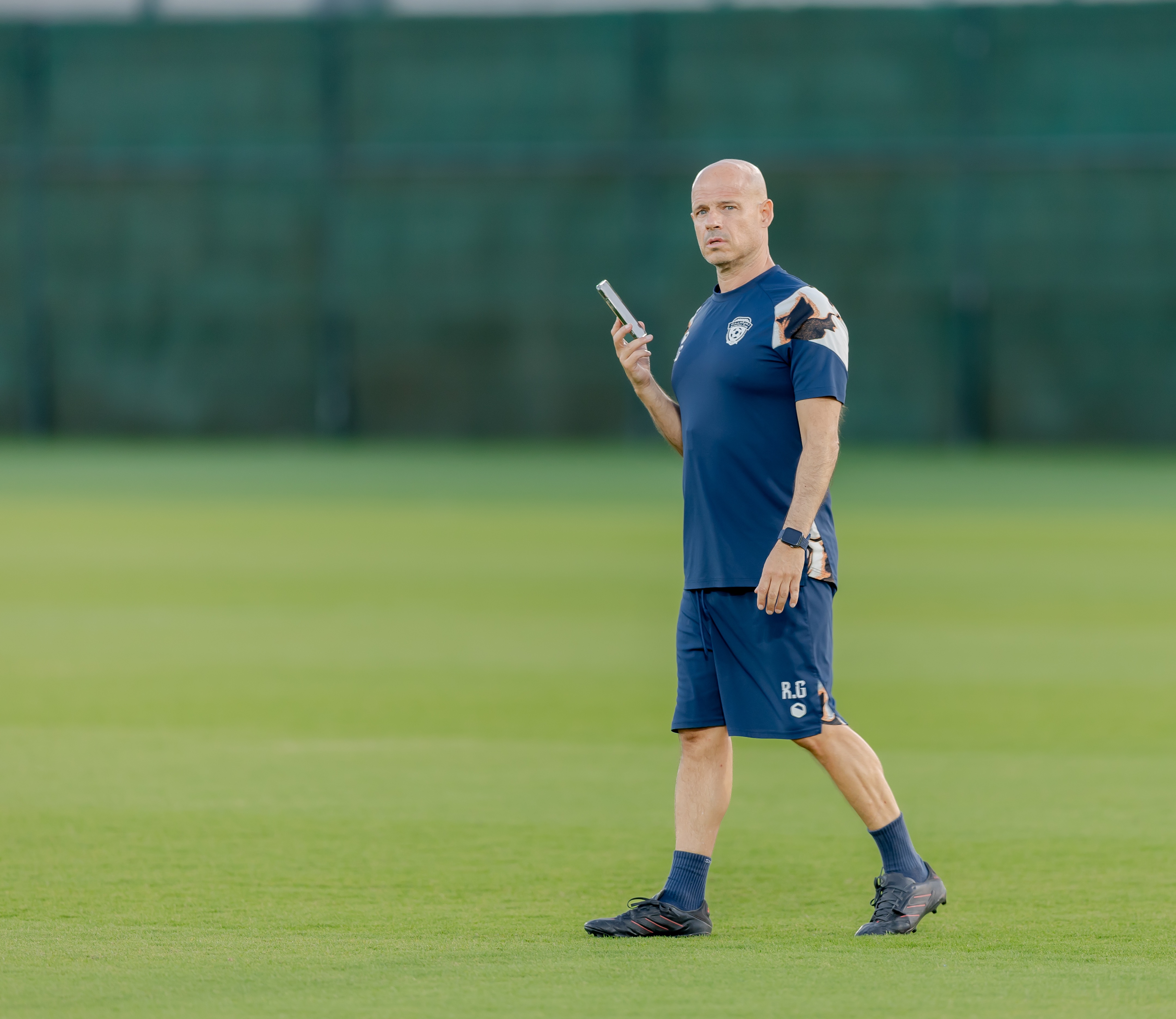 الفيحاء يصل إلى جدة وينهي تحضيراته لمواجهة الأهلي في دوري روشن