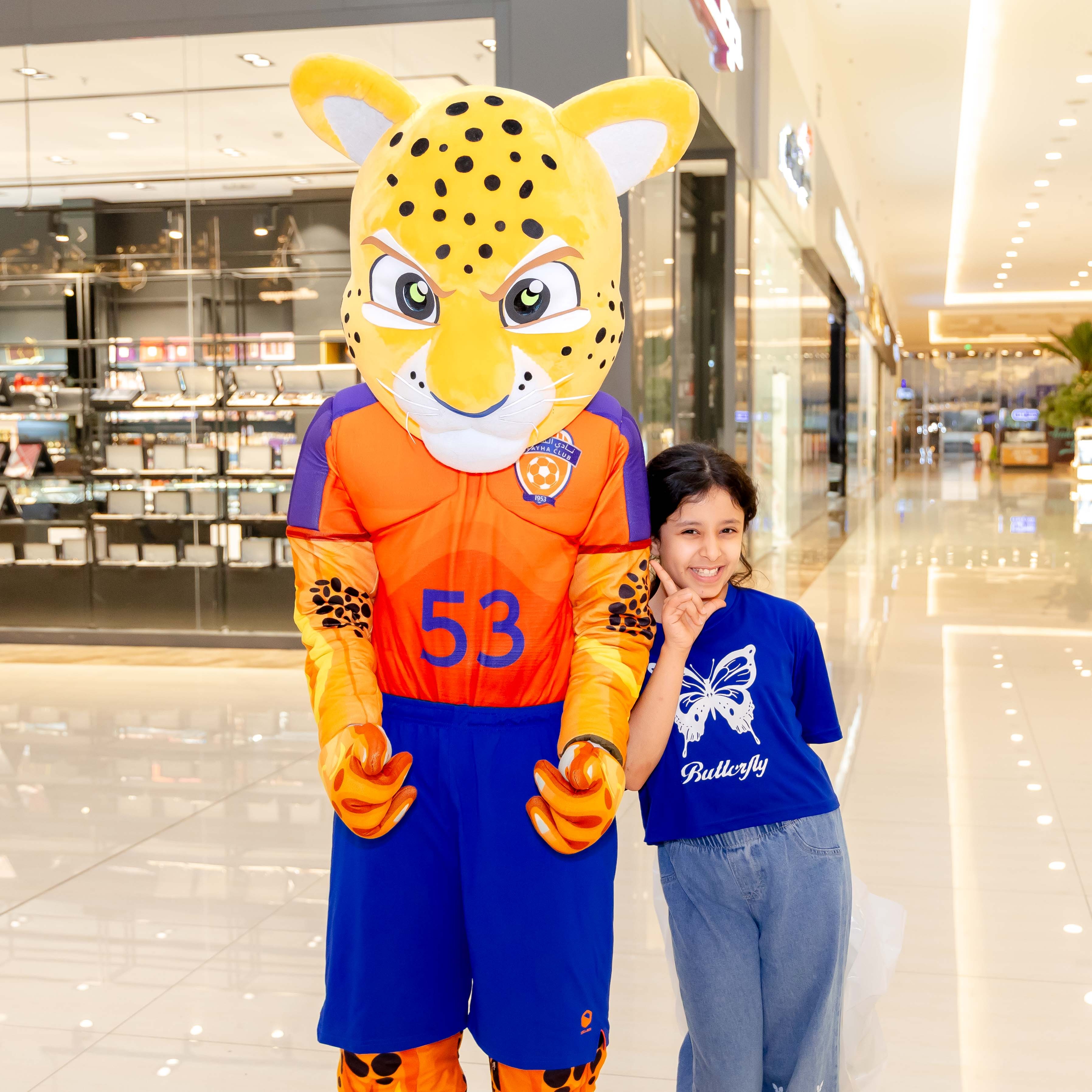 الفيحاء يقيم ركن خاص في كرم مول لتوزيع تذاكر مباراة الفيحاء و الاخدود