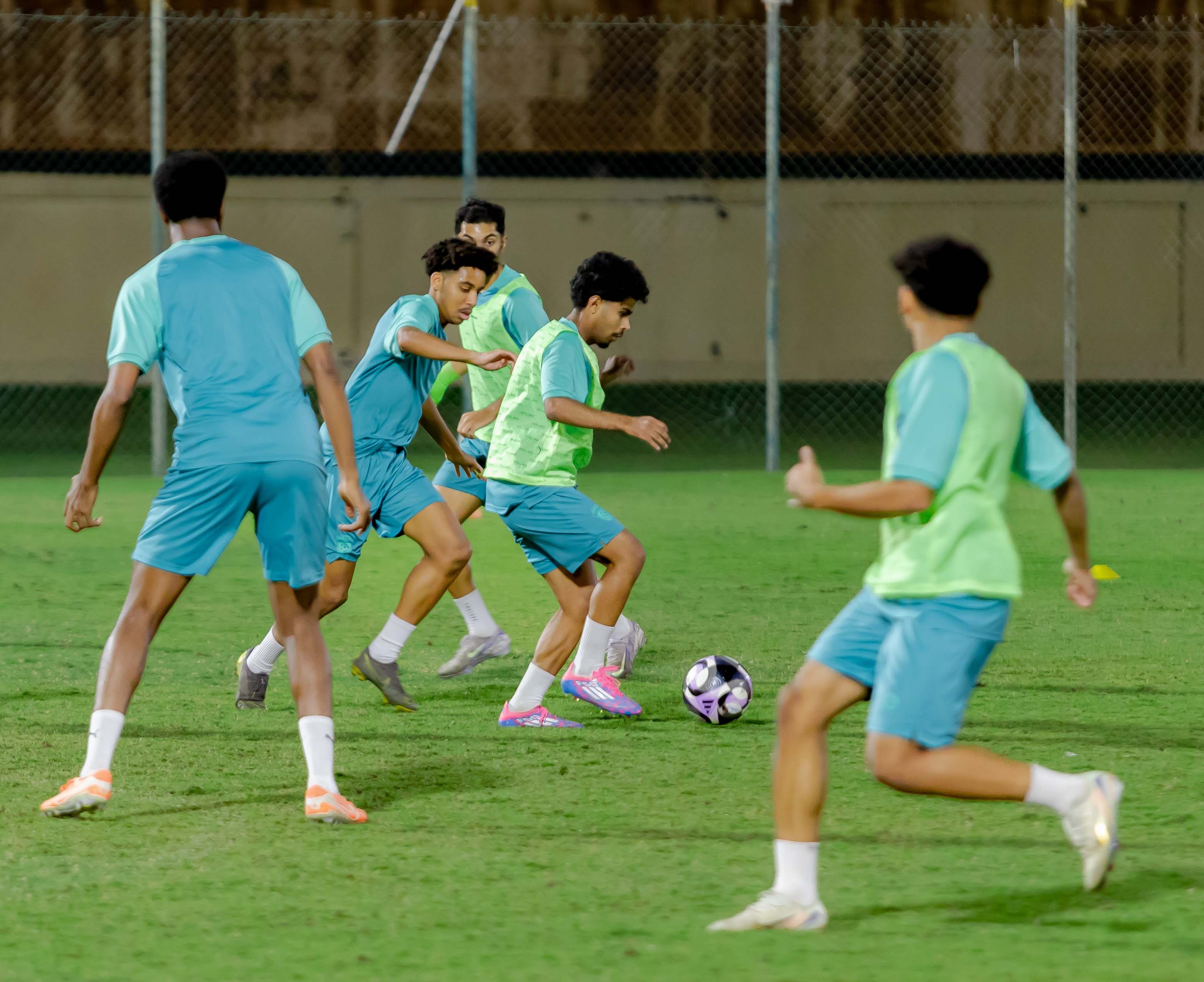 الفيحاء تحت 21 عامًا يُجري تمرينه الرئيس استعدادًا لملاقاة القادسية .